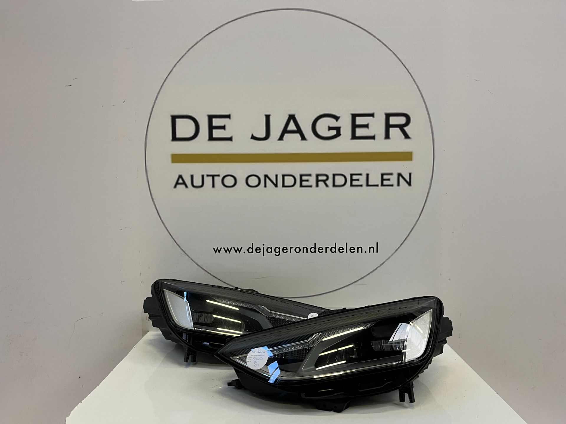 AUDI A4 B9 FACELIFT LED KOPLAMPEN SET 8W0941012 8W0941011