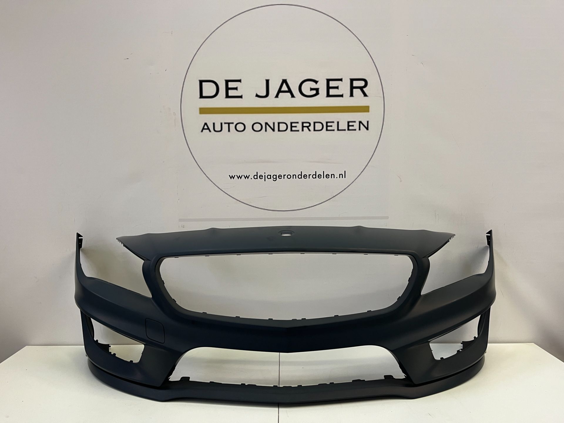MB W117 CLA AMG VOORBUMPER BUMPER A1178850825 2013-