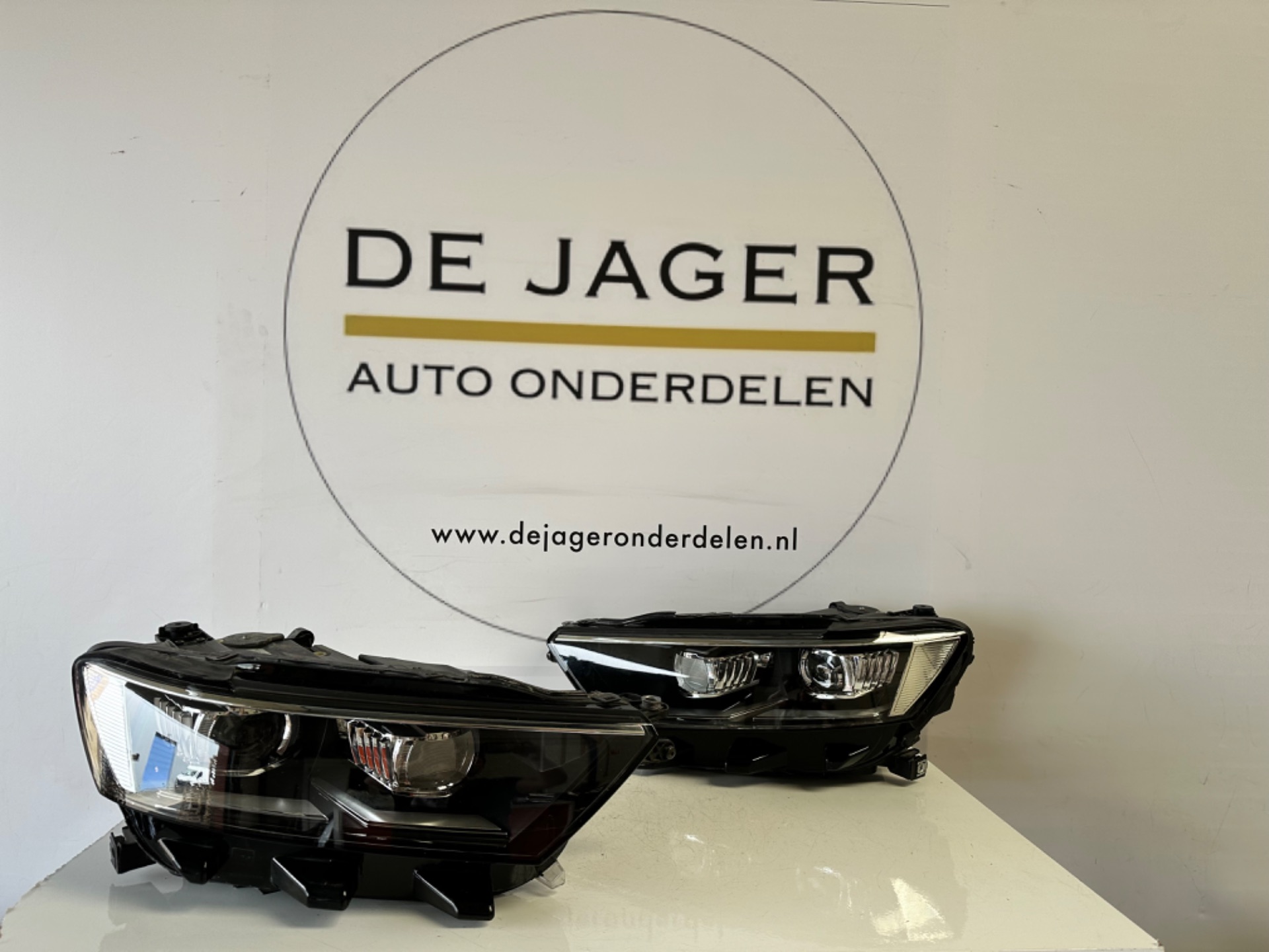 VW T-ROC TROC T ROC FULL LED HEADLIGHTS SET LEFT AND RIGHT