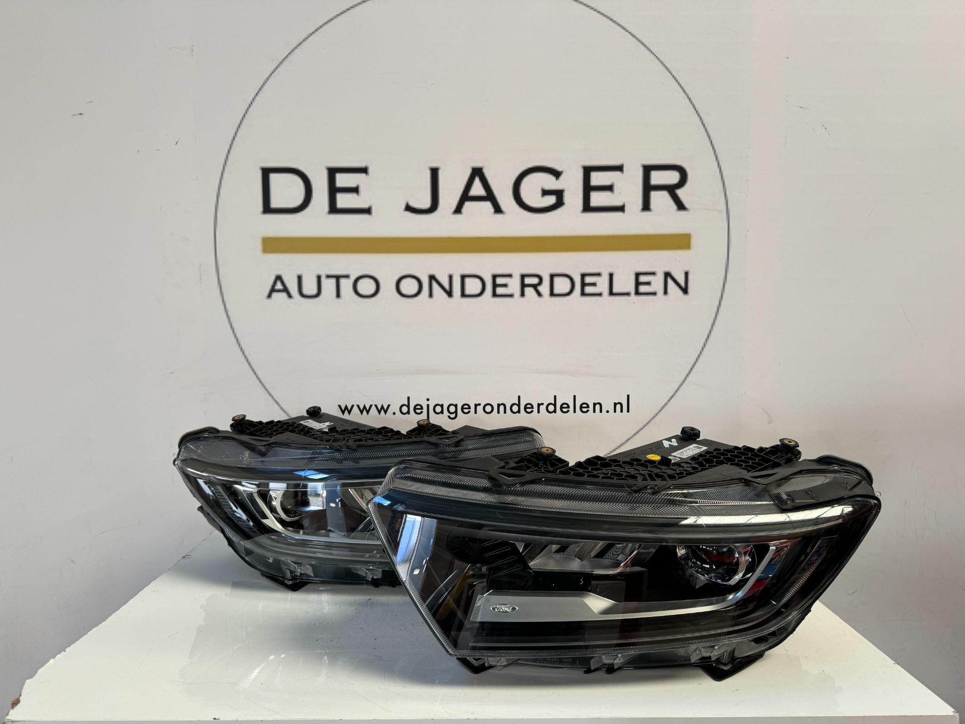 FORD TOURNEO CONNECT VOL LED KOPFLEUCHTE LINKS 2KF941035 2021-