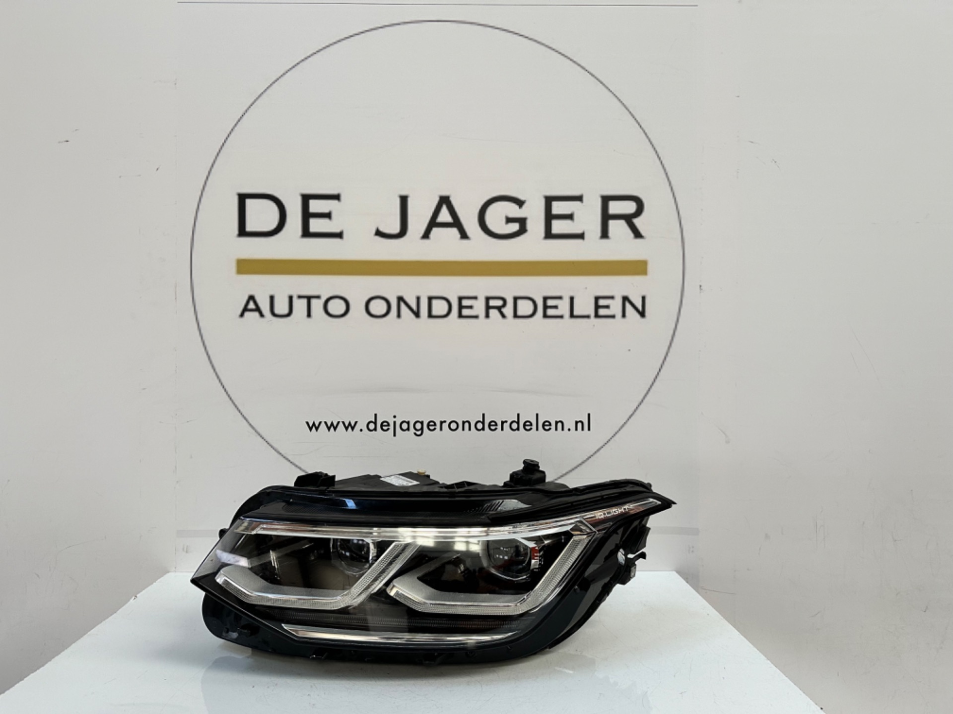 VW TIGUAN 5NA FACELIFT HEADLIGHT IQ LIGHT 5NB941081G