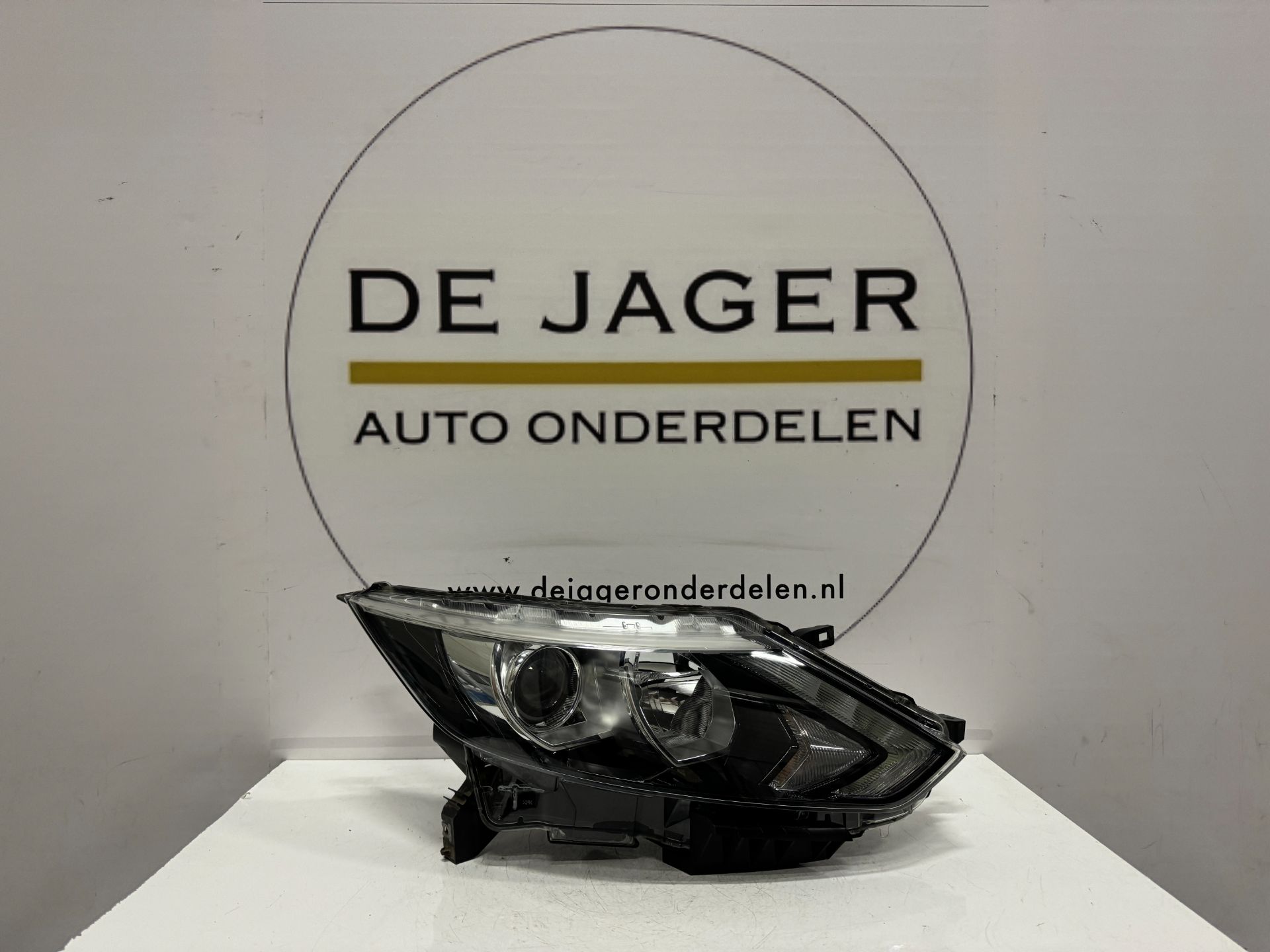 NISSAN QASHQAI J11 KOPLAMP  LED RECHTS 100-18013