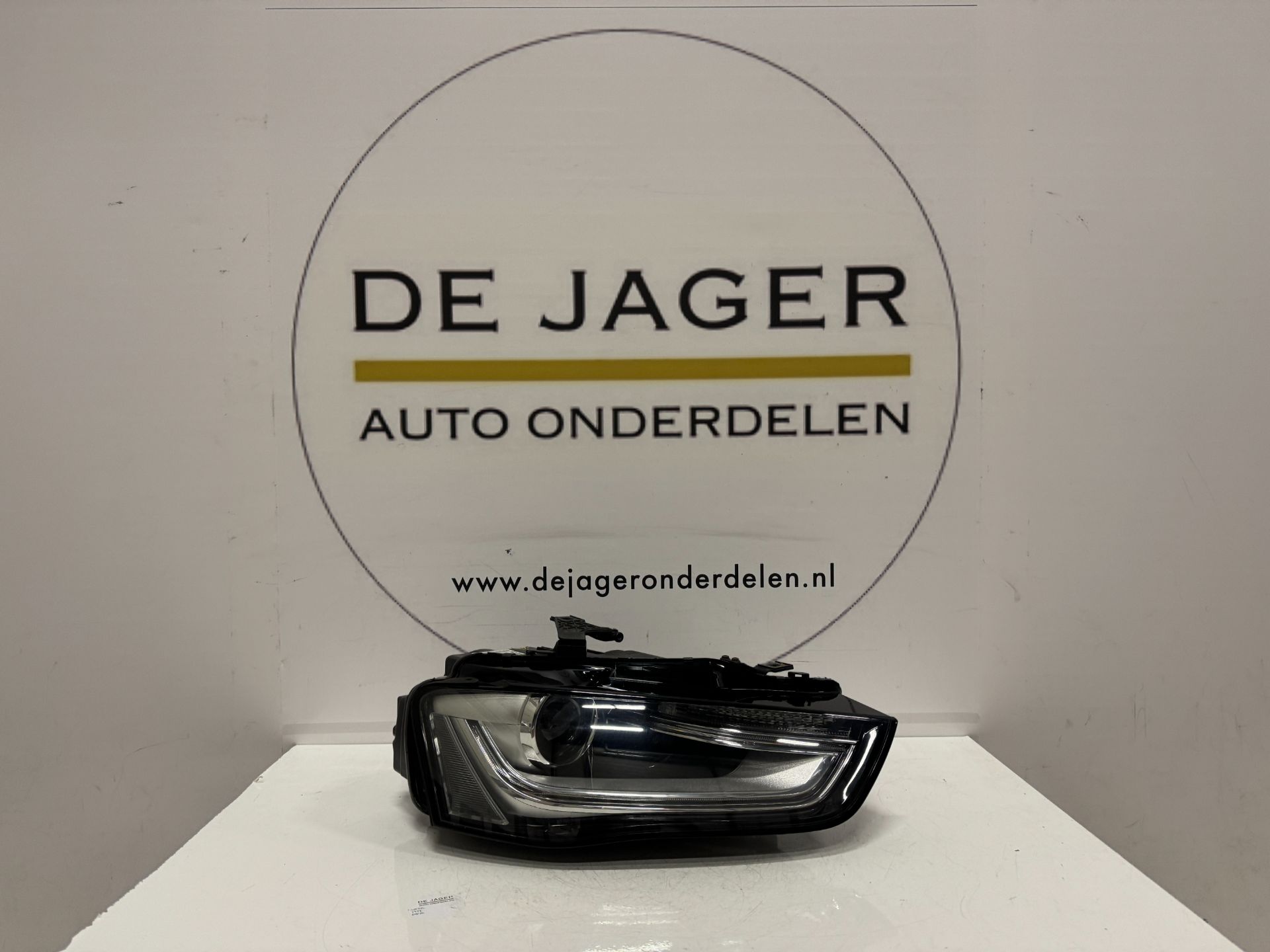 AUDI A4 FACELIFT KOPLAMP RECHTS XENON LED 8K0941006C 