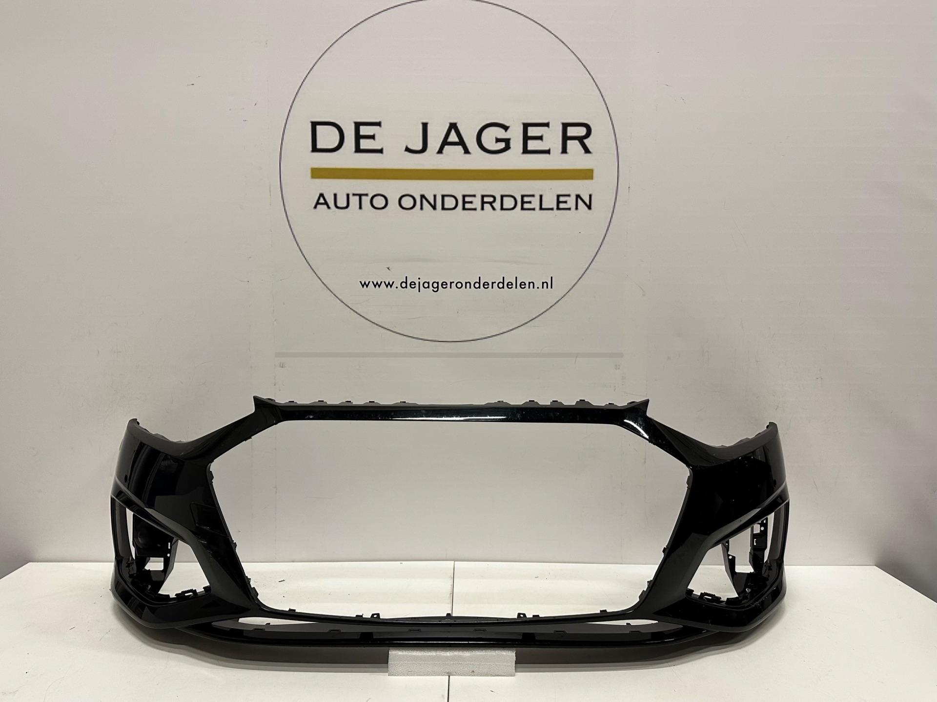 AUDI A4 8W FACELIFT VOORBUMPER BUMPER 8W0807437A