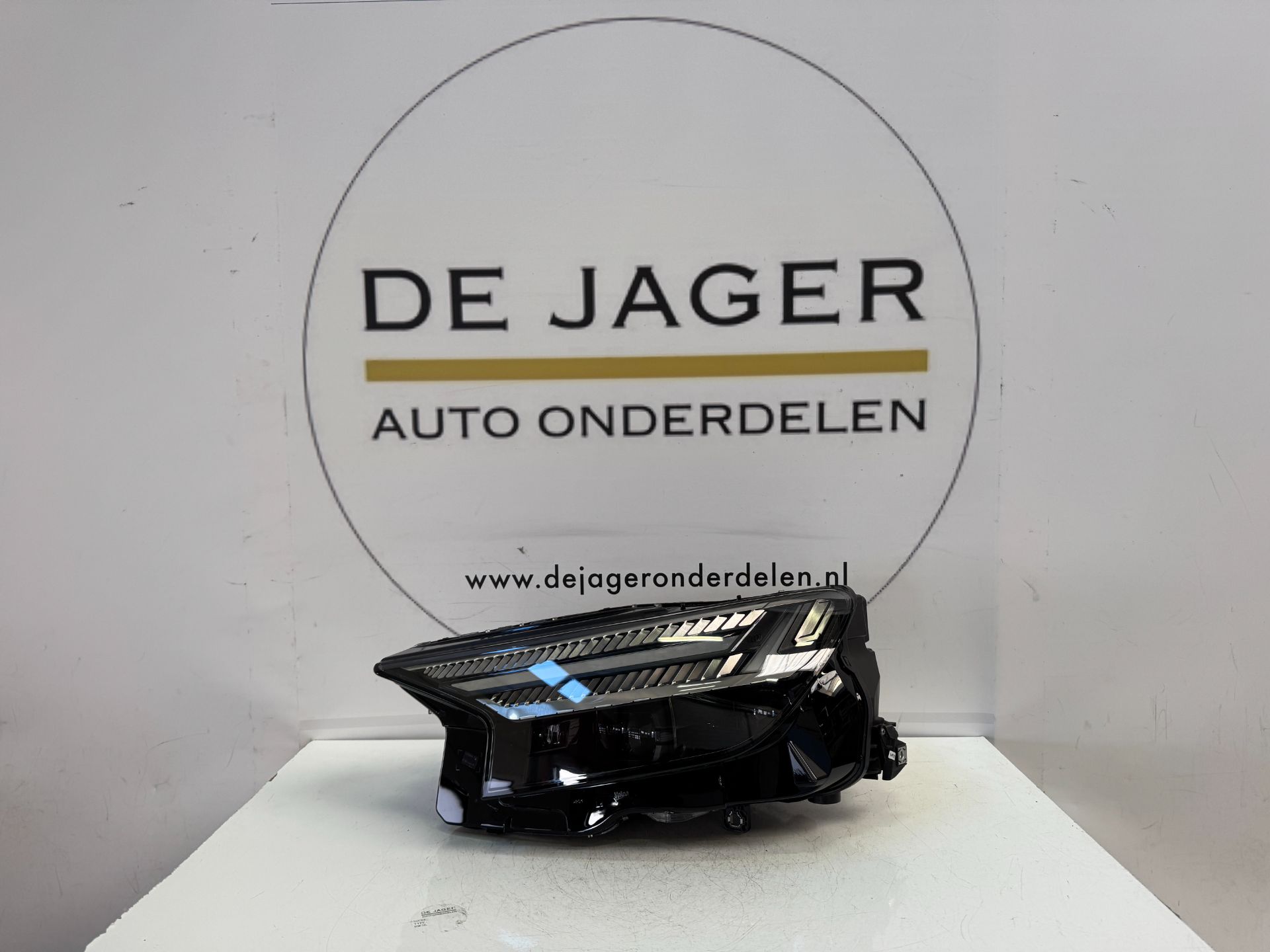 AUDI Q4 ETRON E-TRON 89A MATRIX FULL LED KOPLAMP 89A941035