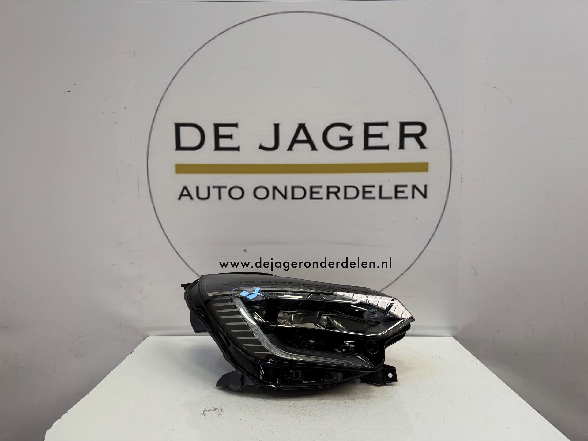 RENAULT CAPTUR II KOPLAMP LED PURE VISION 260104525R RECHTS