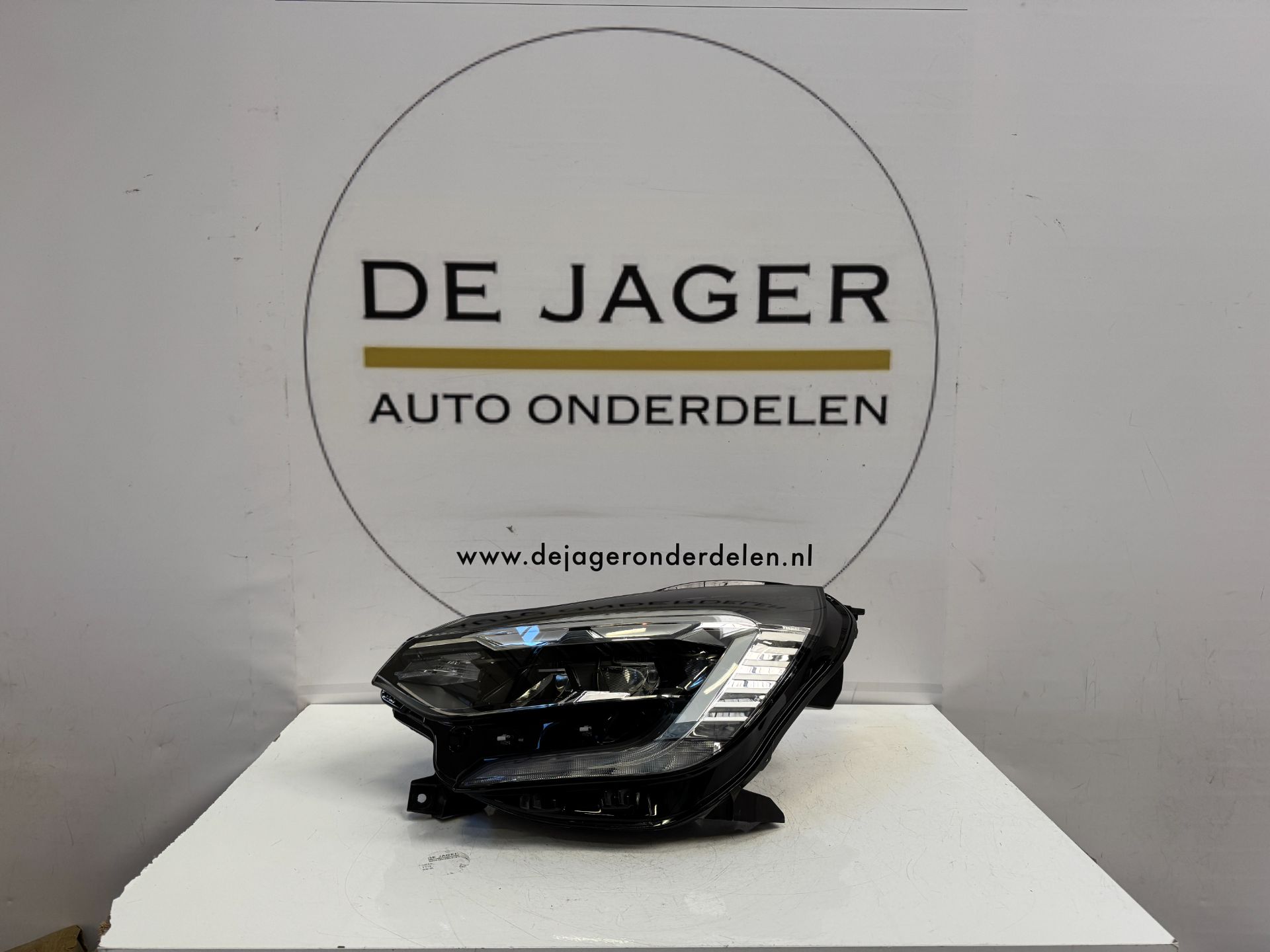 RENAULT CAPTUR II KOPLAMP LED PURE VISION 260608054R LINKS