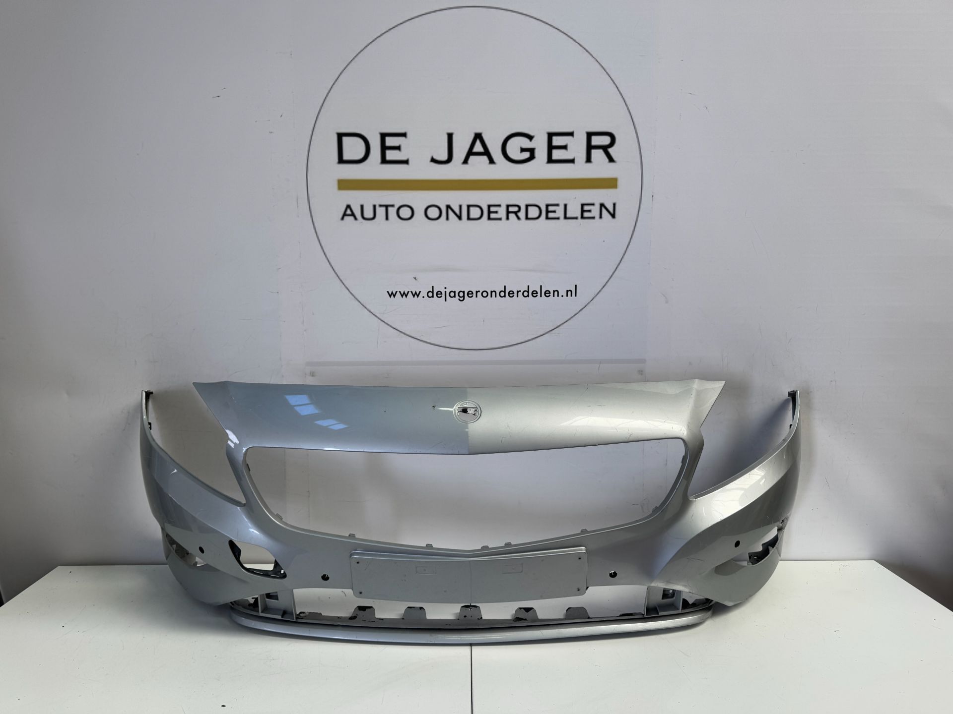 MERCEDES A KLASSE W176 VOORBUMPER BUMPER 6X PDC A1768850025