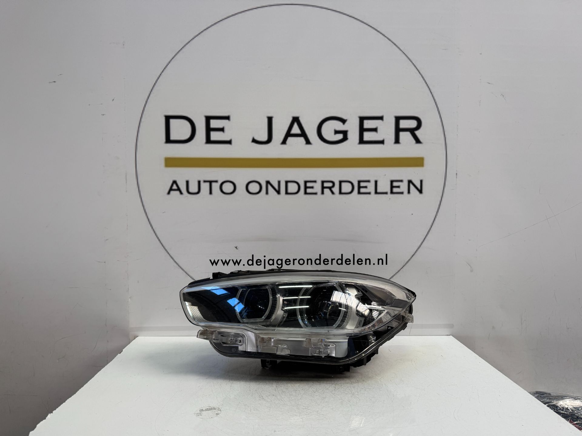 Phare avant gauche adaptatif à LED pour BMW Série 1 F20 restylée 7435781