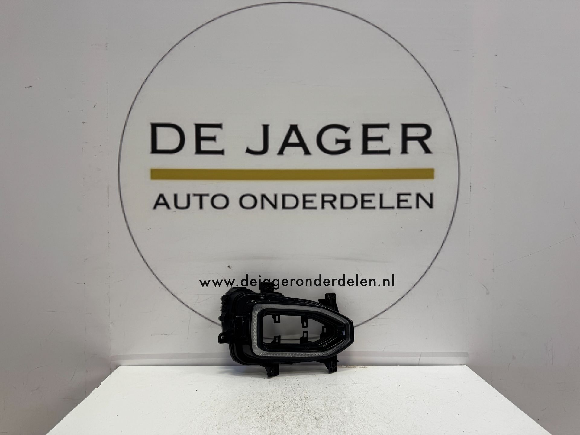 VW T-ROC T ROC FOG LAMP DAYTIME RUNNING LIGHT RIGHT 2GA941056