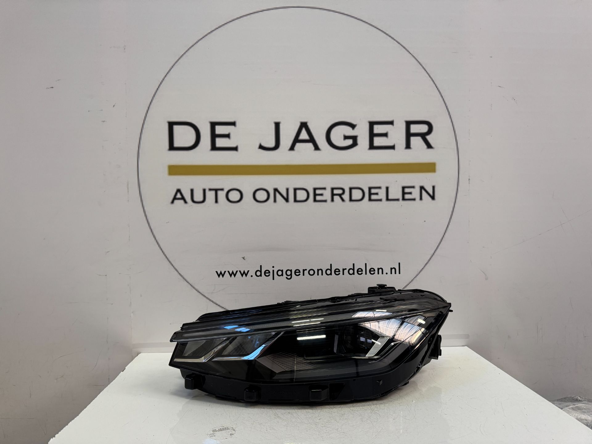 VW PASSAT B9 VOLANT LED KOPLAMP LIAISONS 3J1941005
