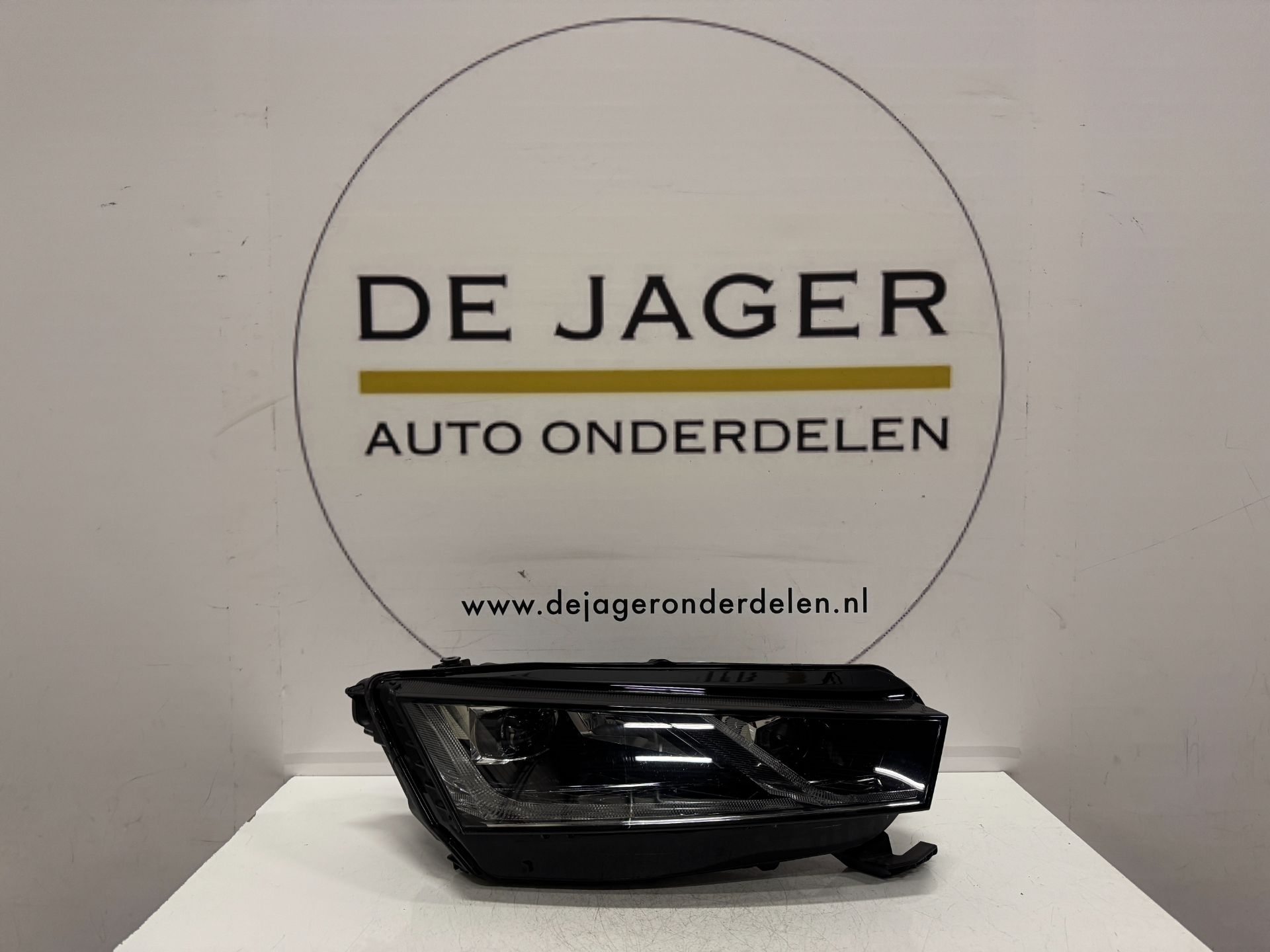SKODA OCTAVIA IV 4 VOLL-LED-SCHEINWERFER 5E4941016B ORIGINAL