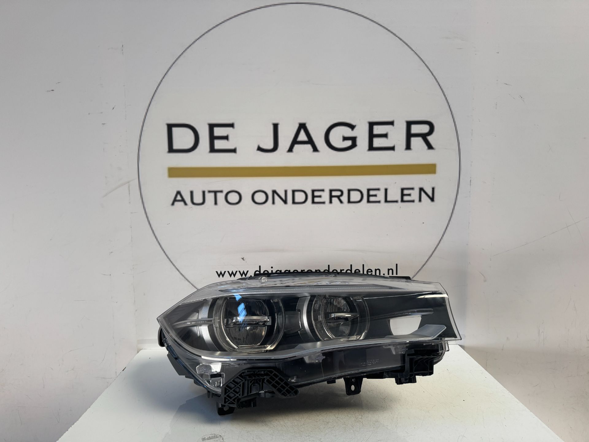 BMW X5 FACELIFT F15 F16 ADAPTIVE LED HEADLIGHT RIGHT 7214852