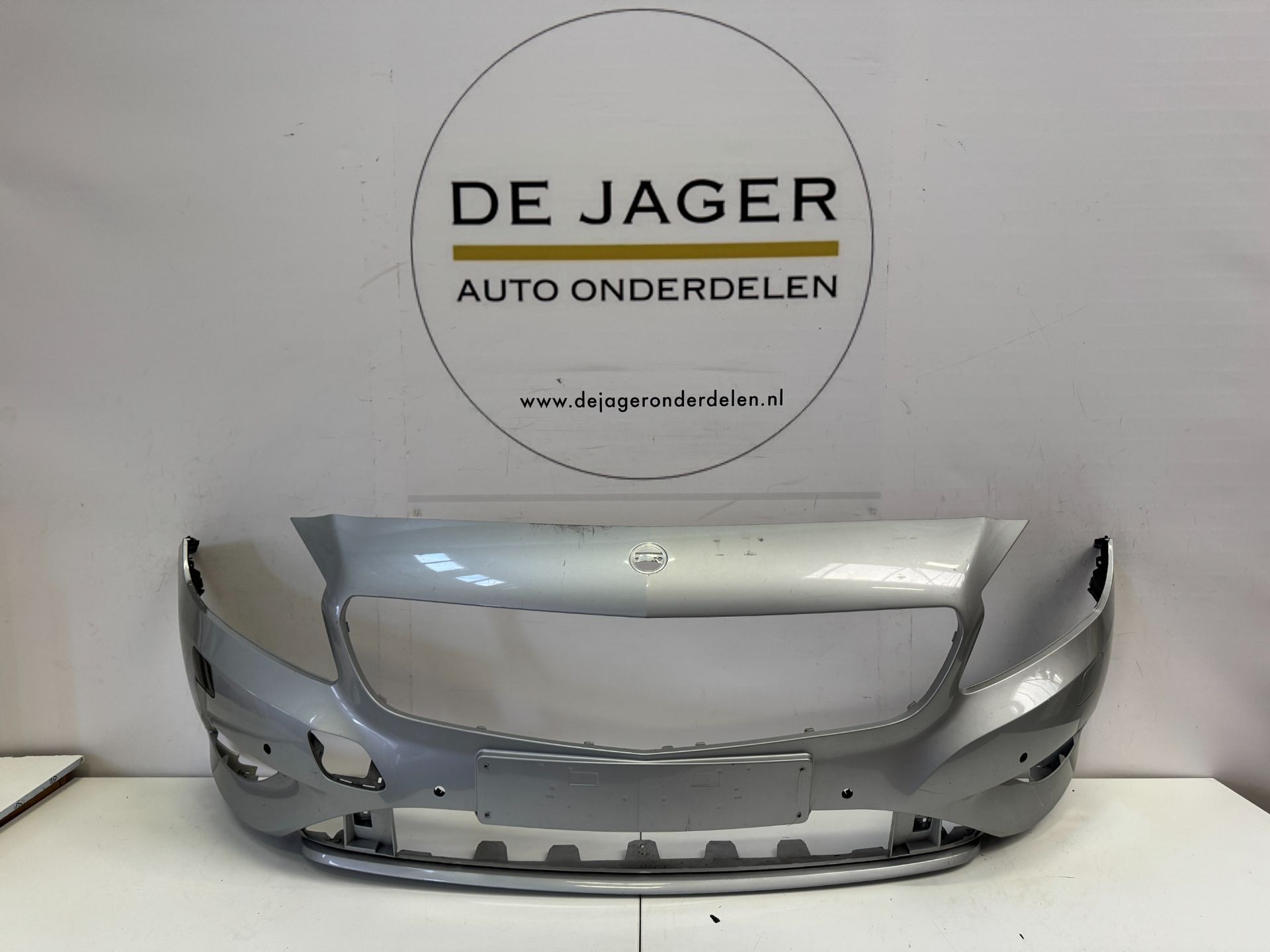 MERCEDES A KLASSE W176 VOORBUMPER BUMPER 6X PDC A1768850025