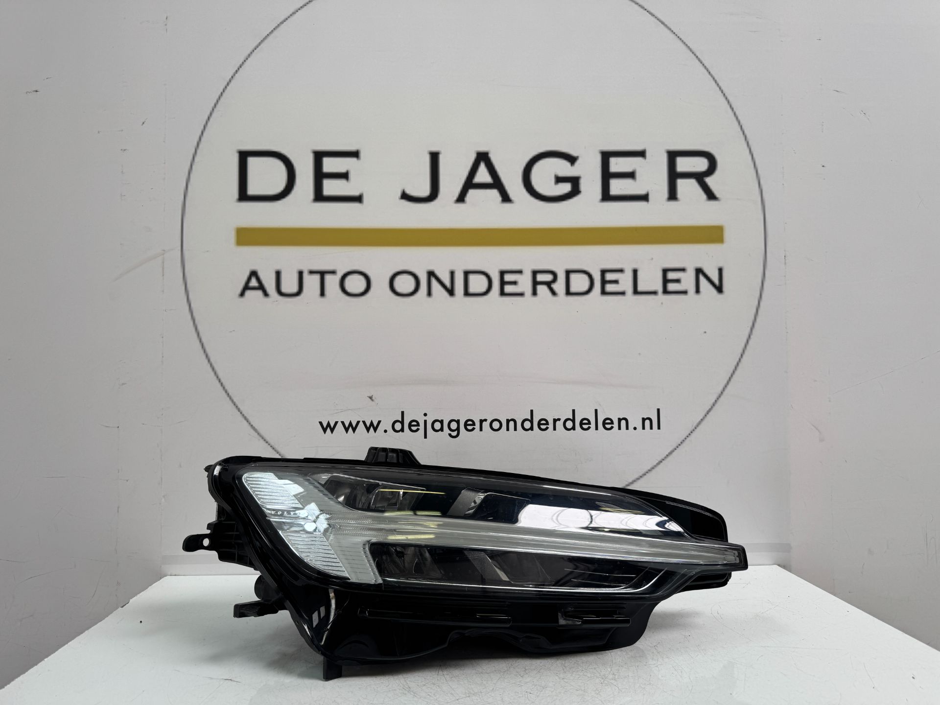 VOLVO V60 S60 VOL LED HEADLAMP RIGHT 32228810