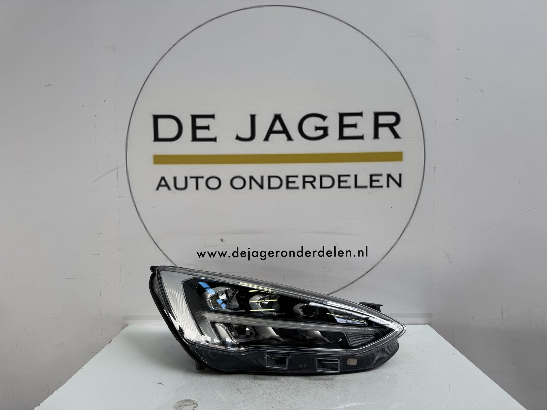 FORD FOCUS MK4 HEADLIGHT RIGHT COMPLETE JX7B-13E014-AE 2018-