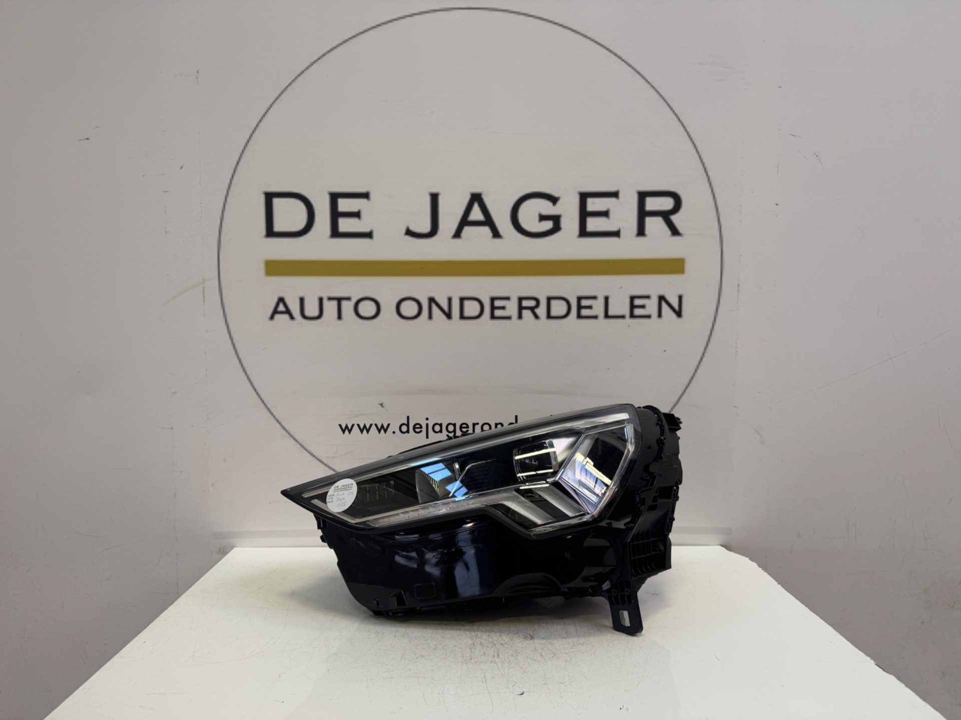 AUDI Q3 SQ3 F3 83A VOL LED KOPLAMP LINKS 83A941033