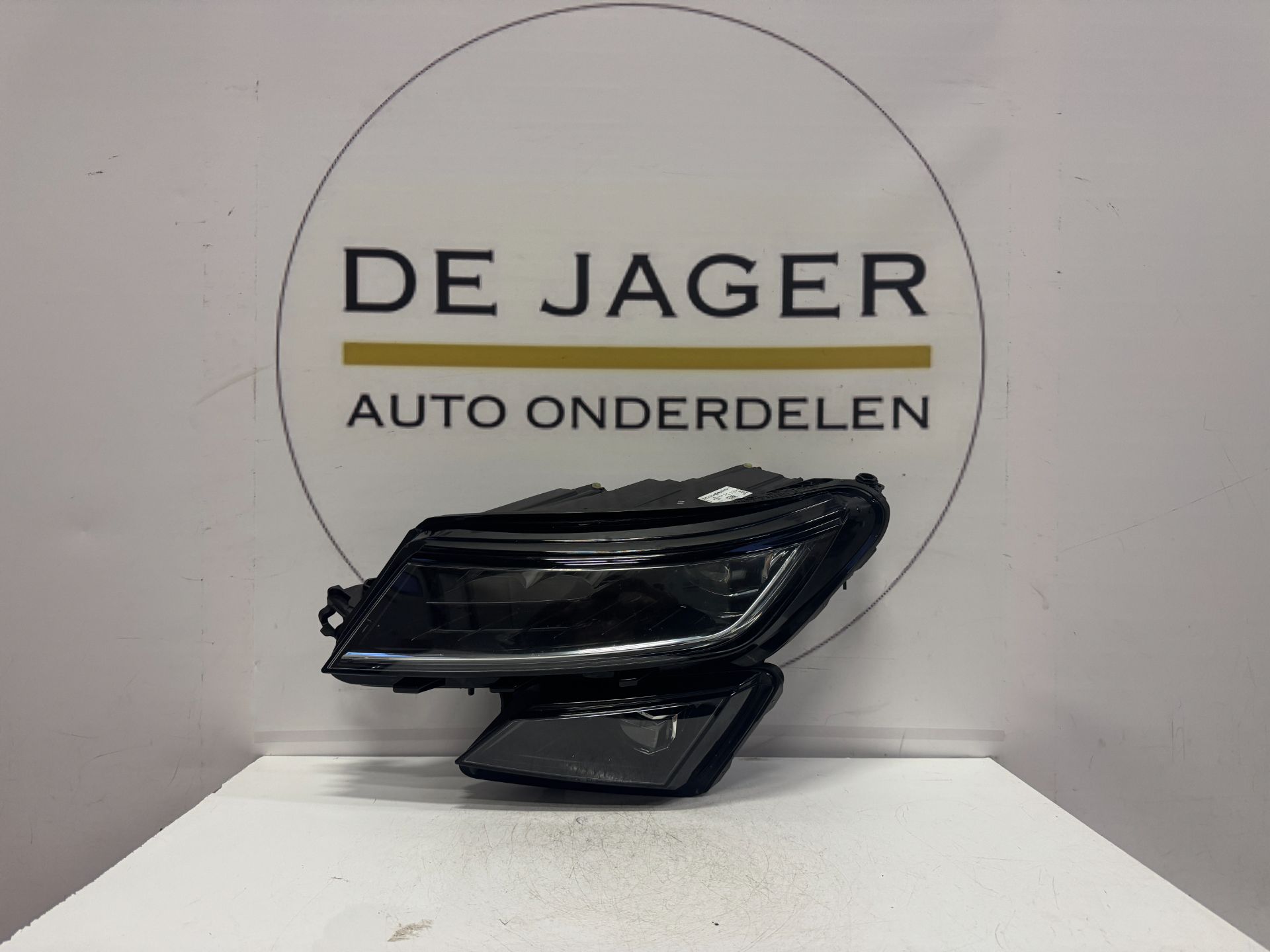 Phare avant gauche à LED pour Skoda Kodiaq 566941015E