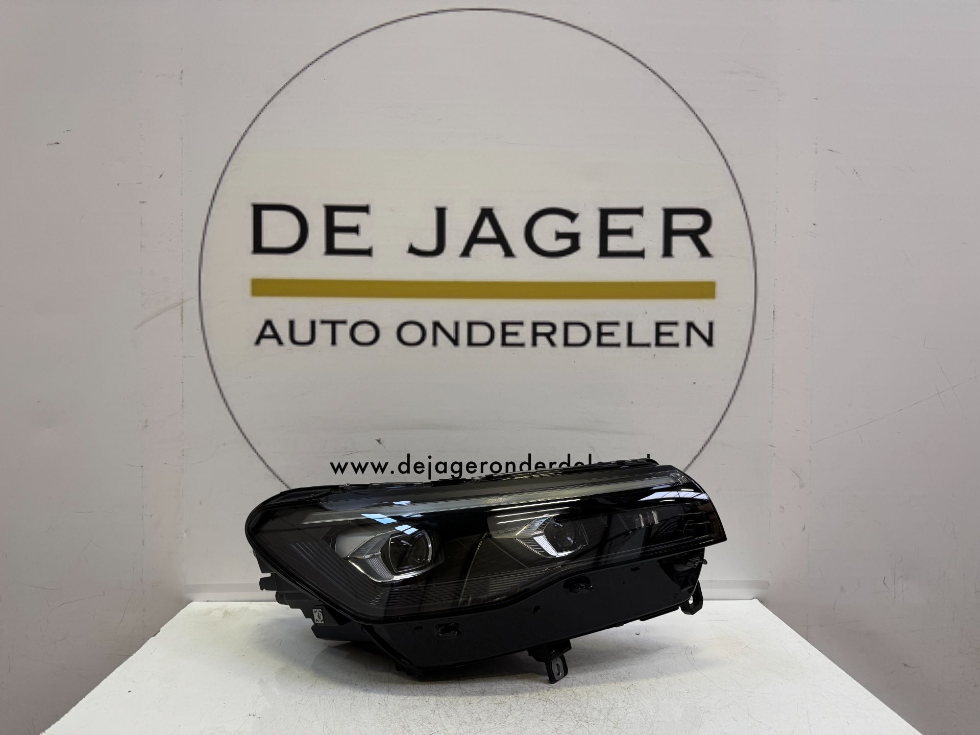 VW TIGUAN 571 IQ LIGHT HEADLAMP RIGHT MATRIX 571941060G