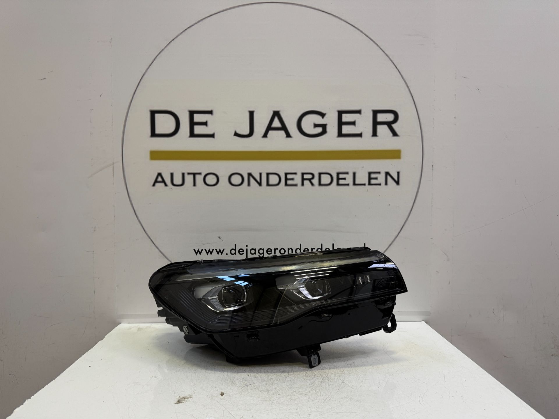 VW TIGUAN 571 IQ LIGHT HEADLAMP RIGHT MATRIX 571941060G
