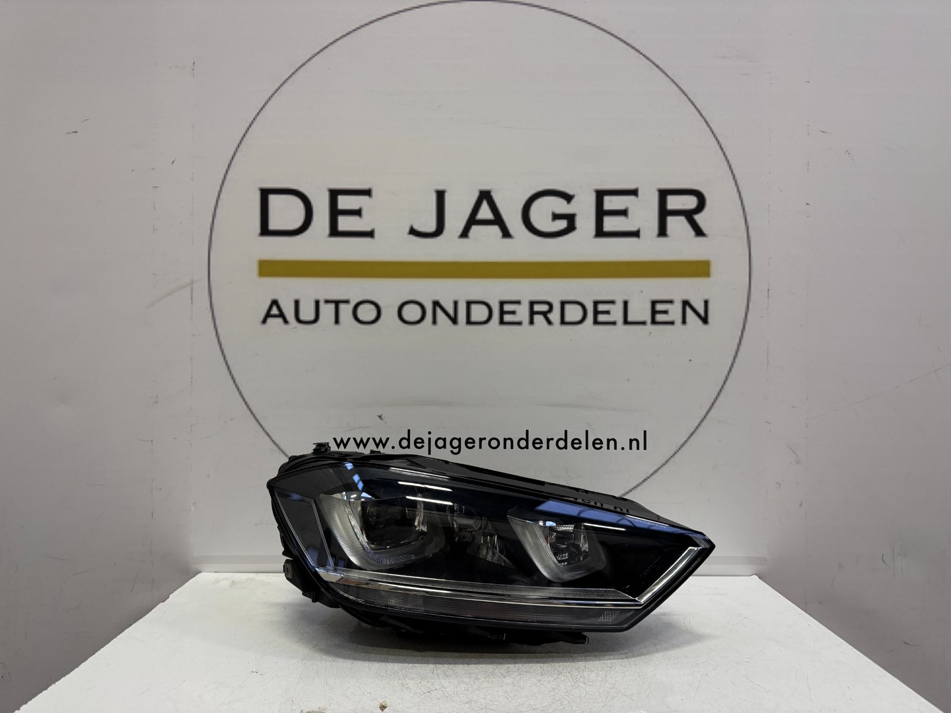 VW GOLF SPORTSVAN 510 SCHEINWERFER RECHTS 517941034B