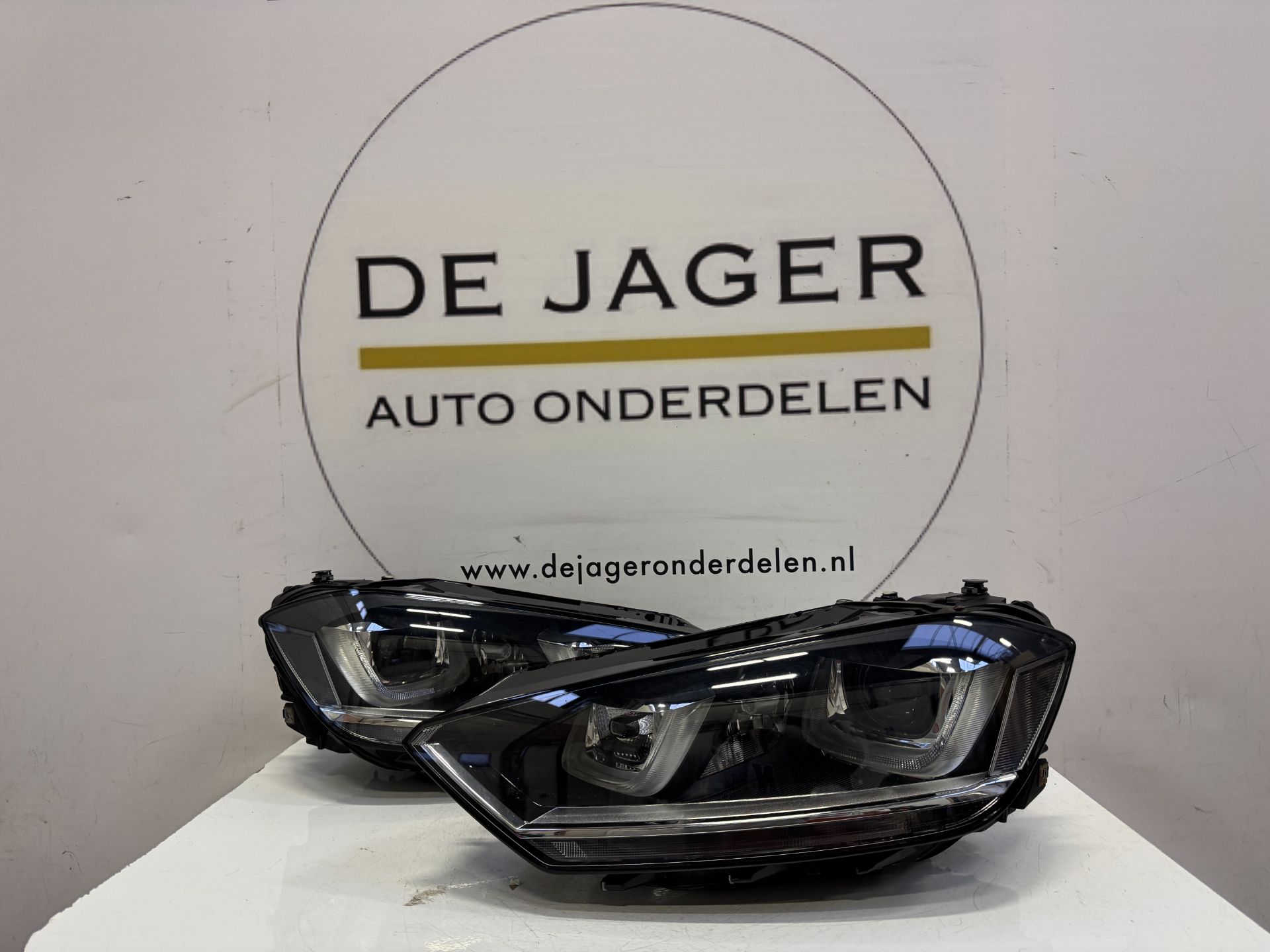 VW GOLF SPORTSVAN 510 SCHEINWERFER RECHTS 517941034B