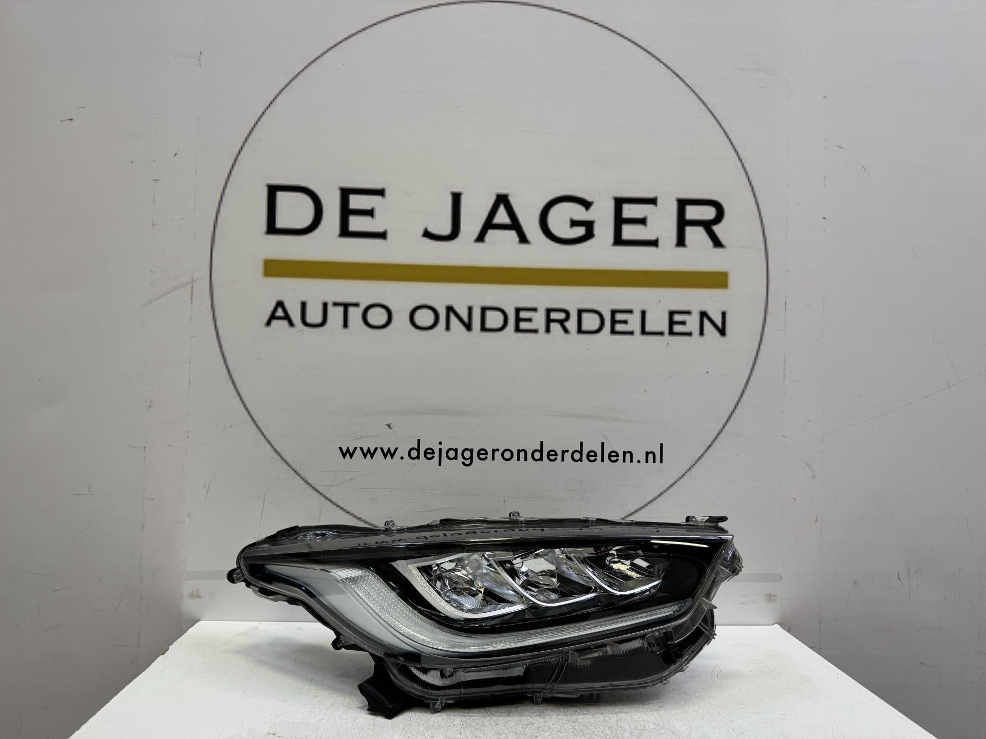 TOYOTA YARIS 4 P21 PHARE FULL LED DROIT