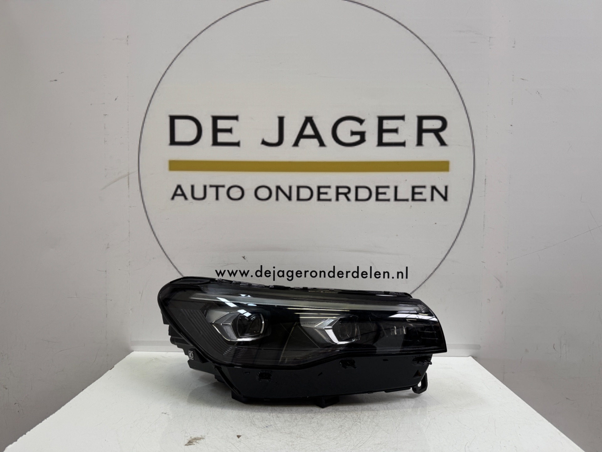 VW TIGUAN 571 IQ LIGHT HEADLAMP RIGHT MATRIX 571941060J