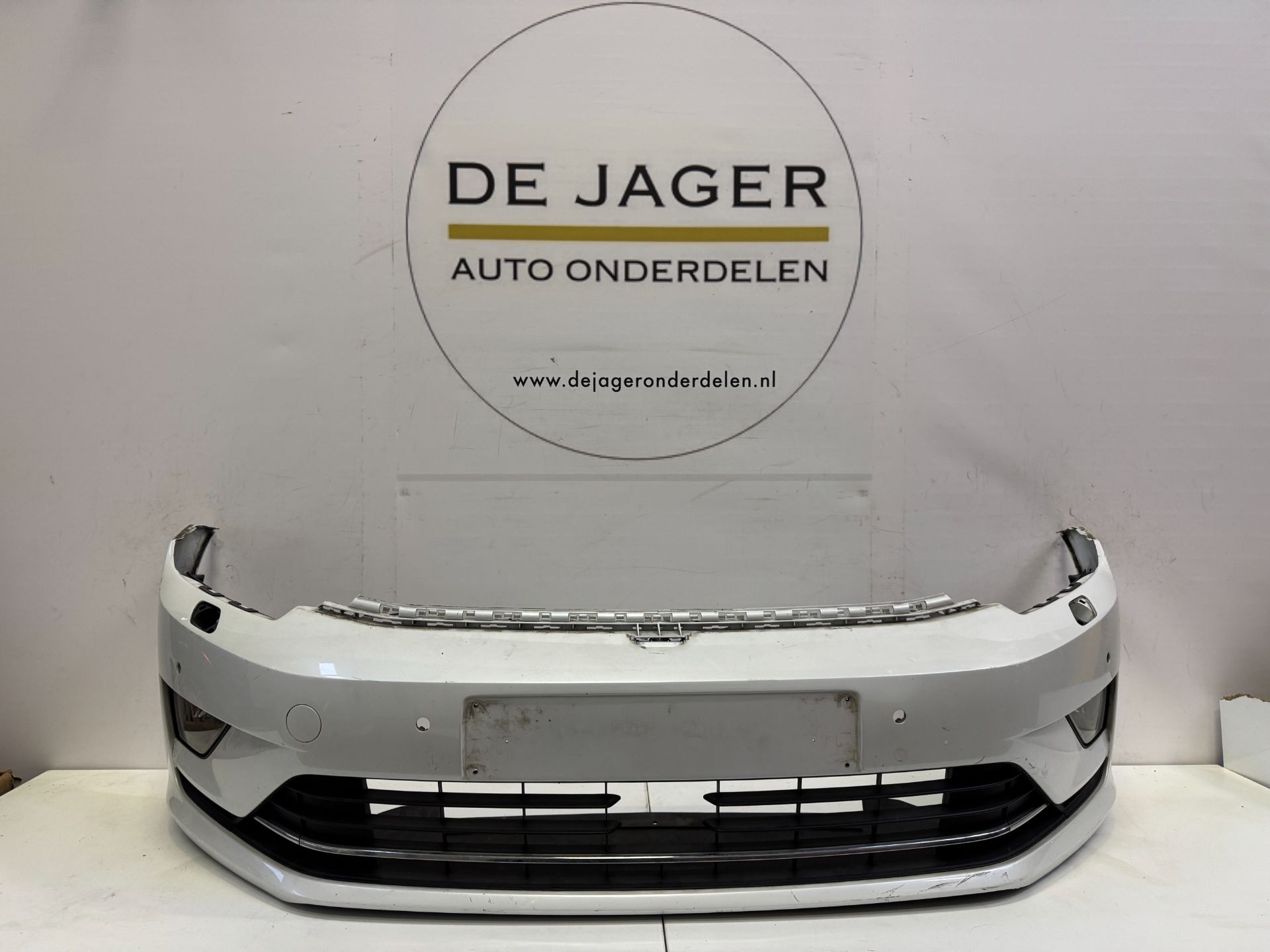 Pare-chocs avant pour Golf 7 restylée 7.5 Sportsvan (référence 510807221H).