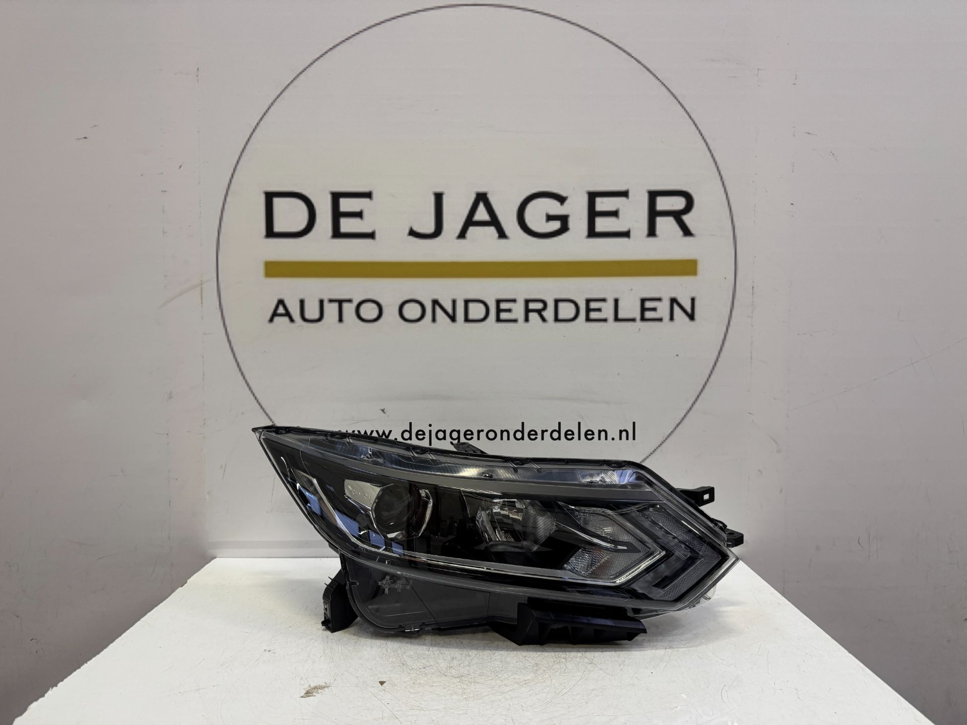 NISSAN QASHQAI J11 FACELIFT KOPLAMP RECHTS NIEUW 100-19009