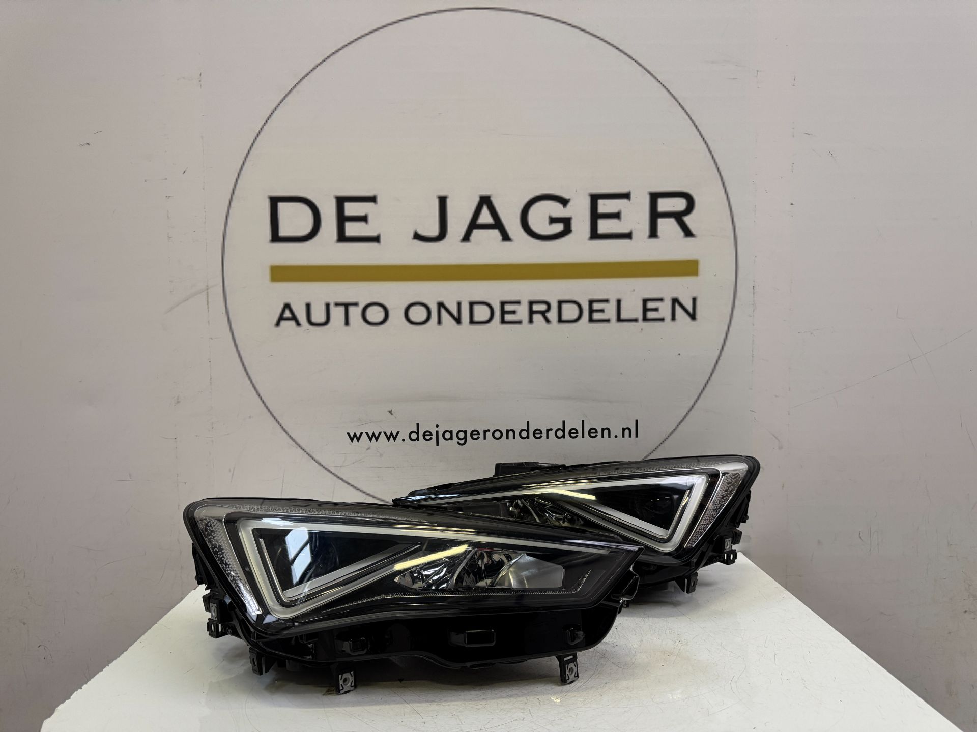 CUPRA FORMENTOR 5FG VOLL-LED-KOPFLEUCHTE RECHTS 5FG941008F 2020-