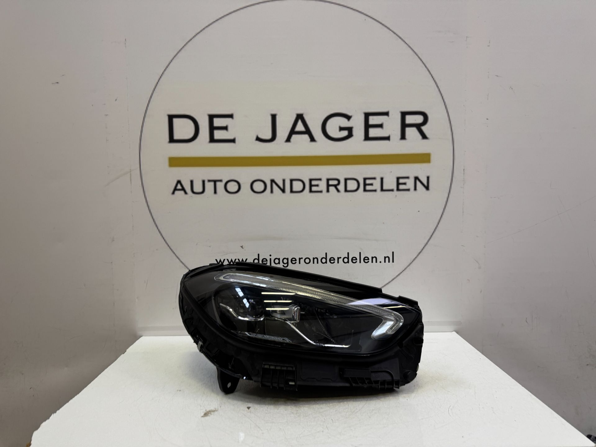 MB C KLASSE W206 KOPLAMP HIGH PERFORMANCE RECHTS A2069068204