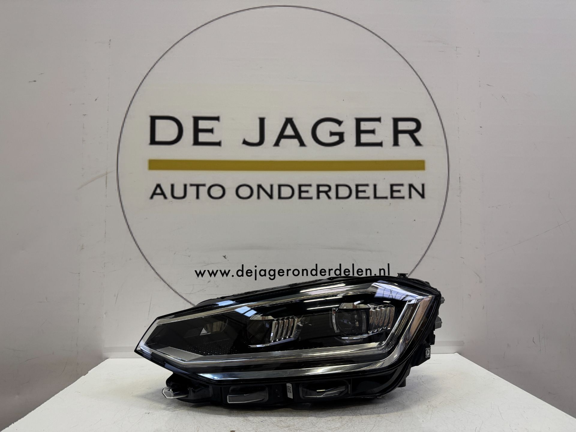 VW Golf Sportvan Facelift VOL LED-Leuchten-Koppelstangen 517941035A