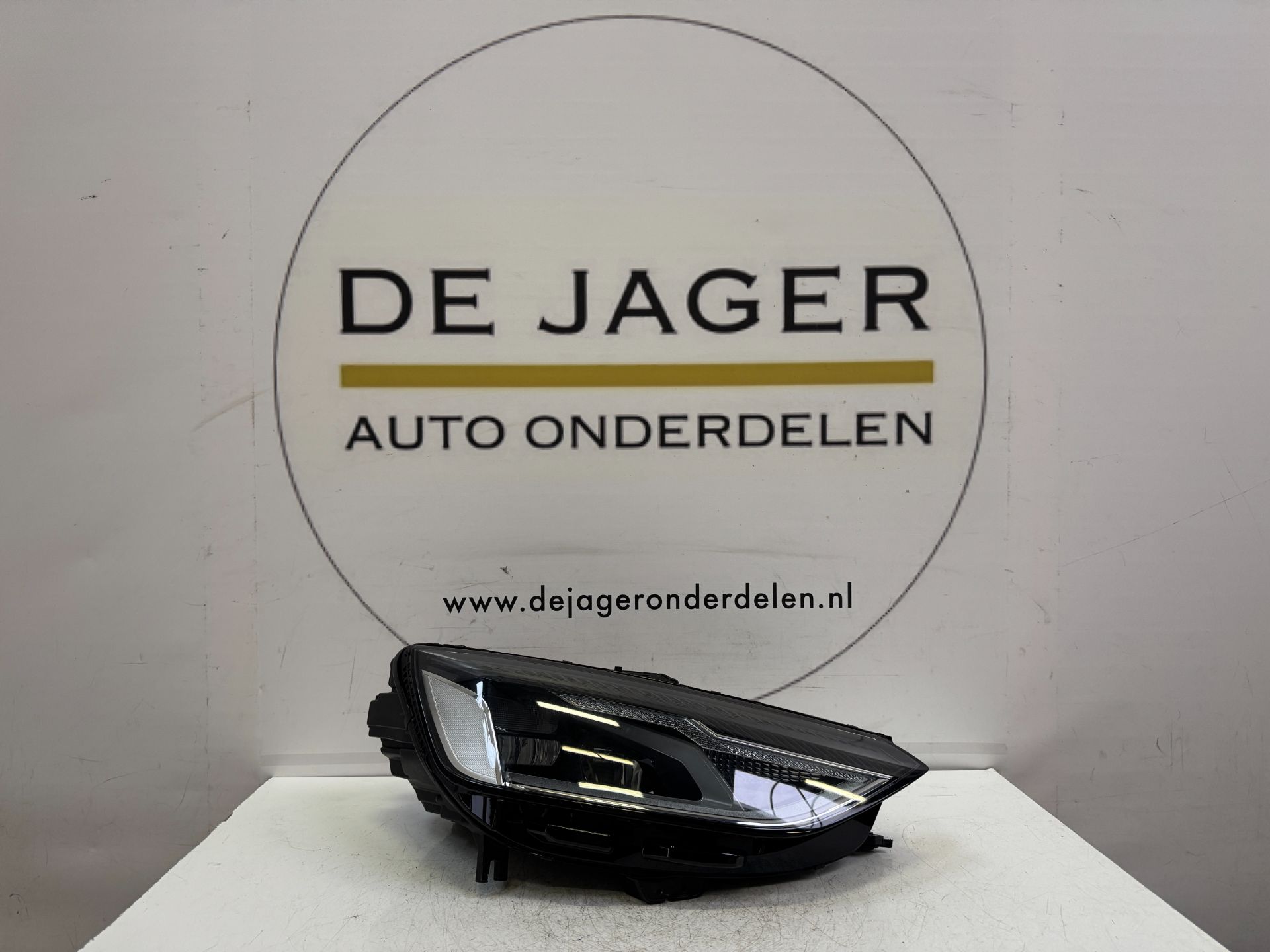 AUDI A4 B9 FACELIFT LED HEADLIGHT RIGHT 8W0941012 2020-