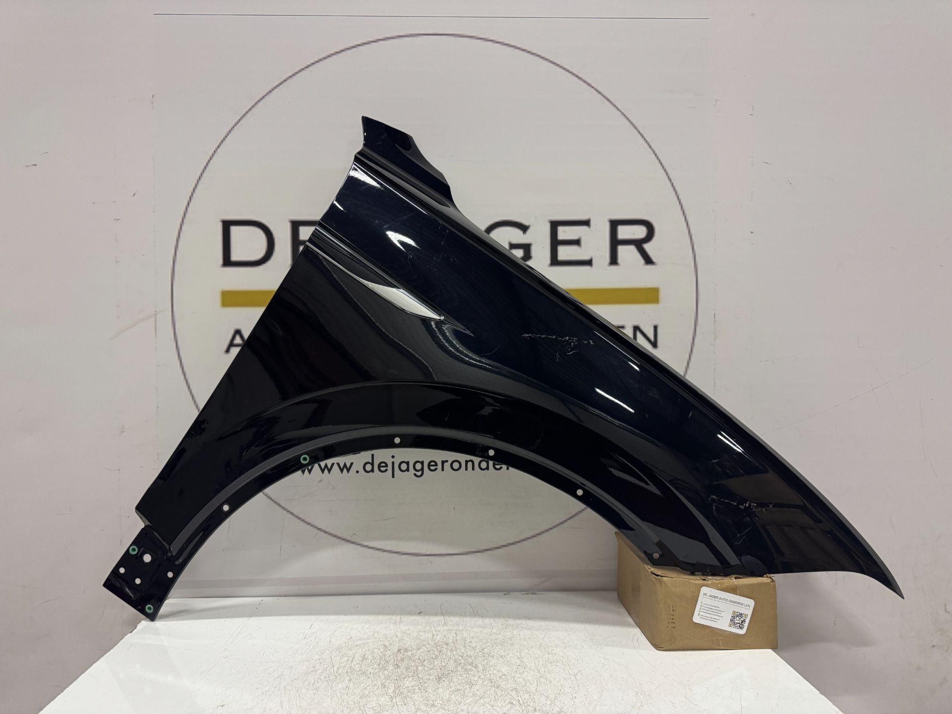 VW TOUAREG VITRE LATÉRALE AVANT DROIT 760821106