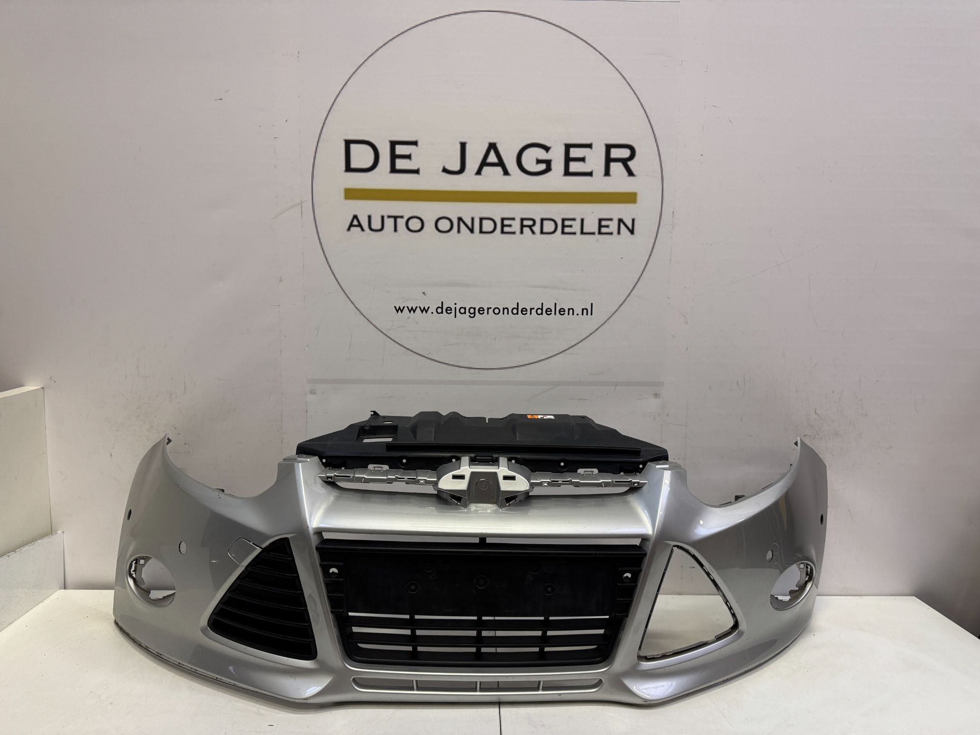 FORD FOCUS MKIII MK3 VOORBUMPER BUMPER BM57-11757A