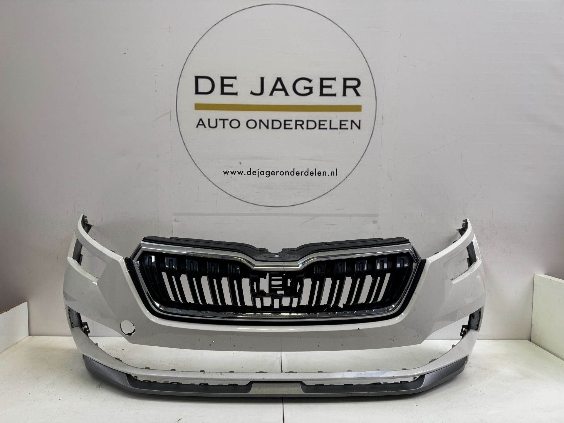 SKODA KAMIQ 658 FRONTSTOßSTANGE STOßSTANGE 658807221 2019-