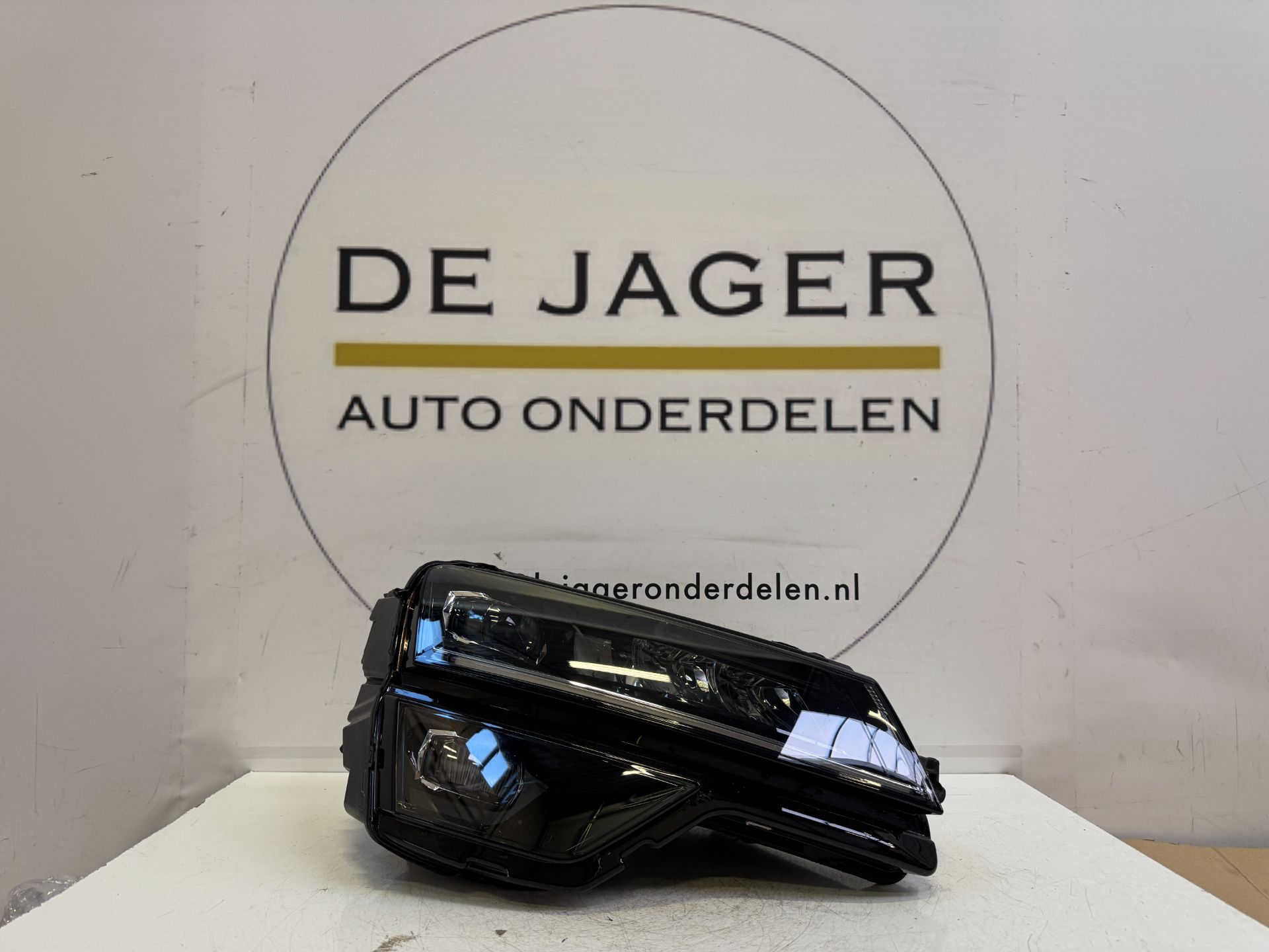 SKODA KAROQ PHARE FULL LED DROIT 57B941016D