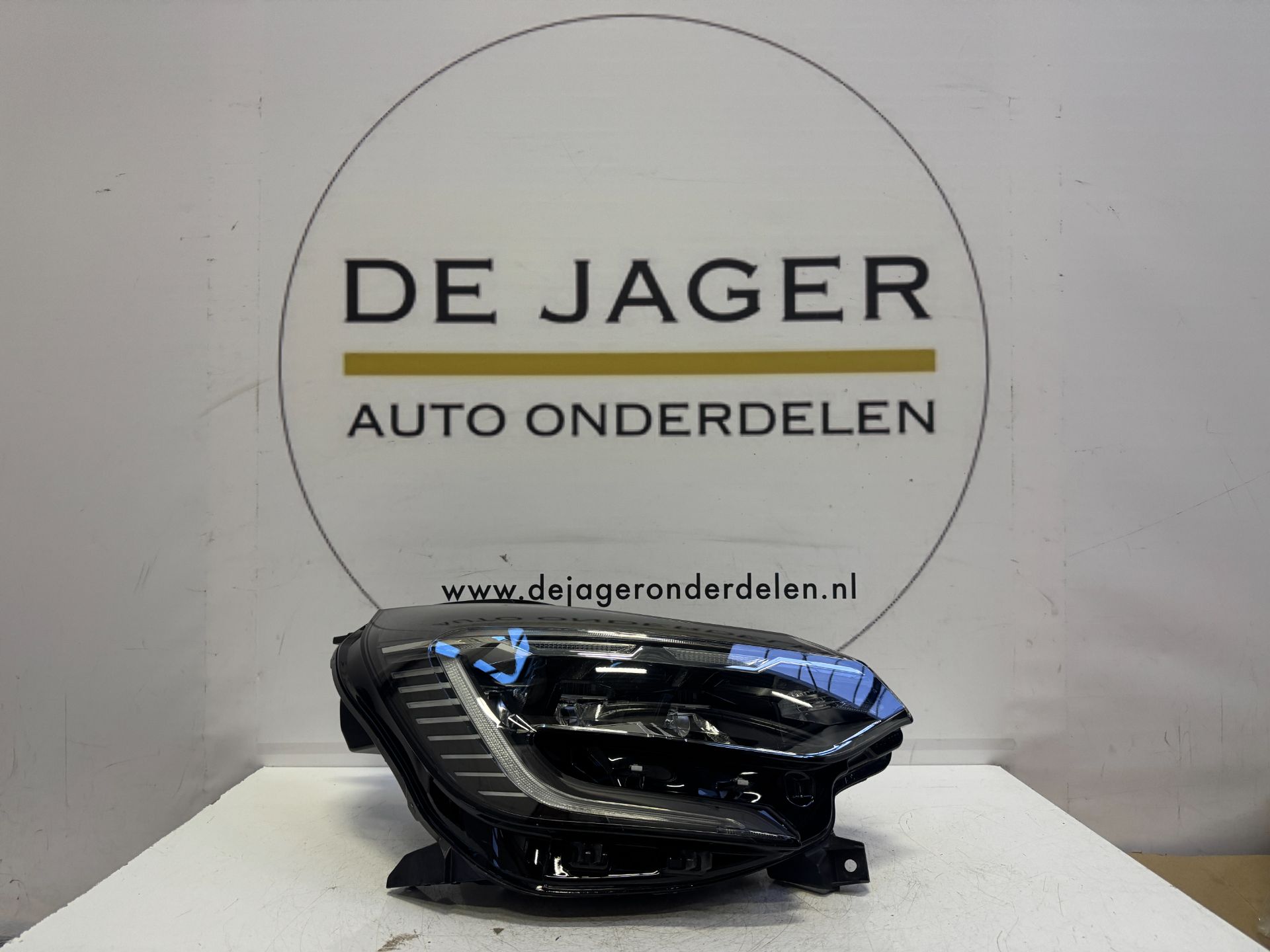 RENAULT CAPTUR 2 VOL LED KOPLAMP RECHTS 260104900R