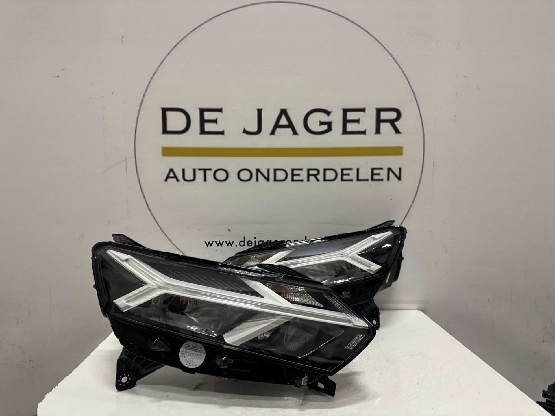 DACIA SANDERO 3 LOGAN 3 LED KOPLAMPEN 260602561R 260107920R