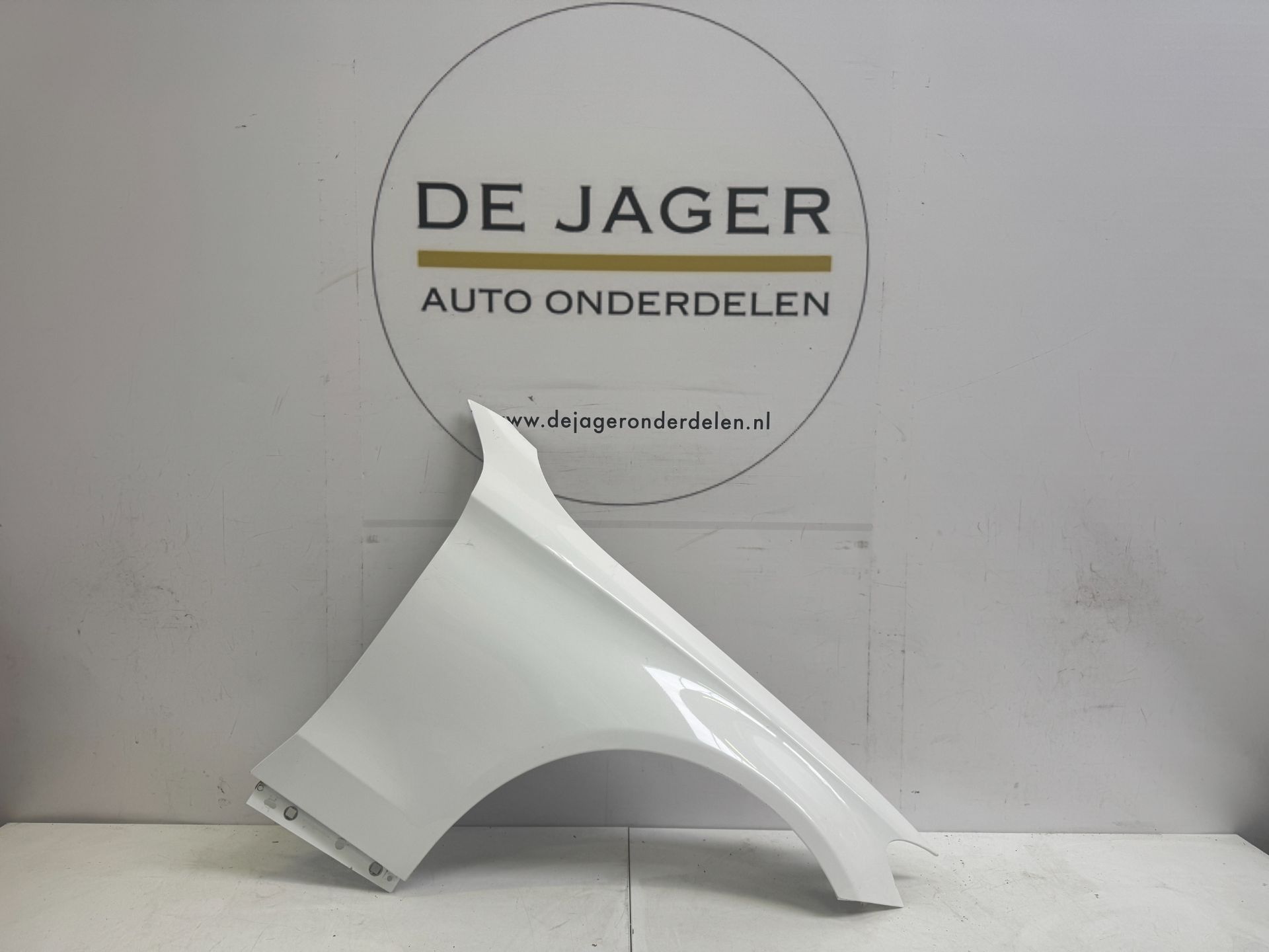 MERCEDES C KLASSE W205 VOORSCHERM ZIJSCHERM RECHTS VOOR