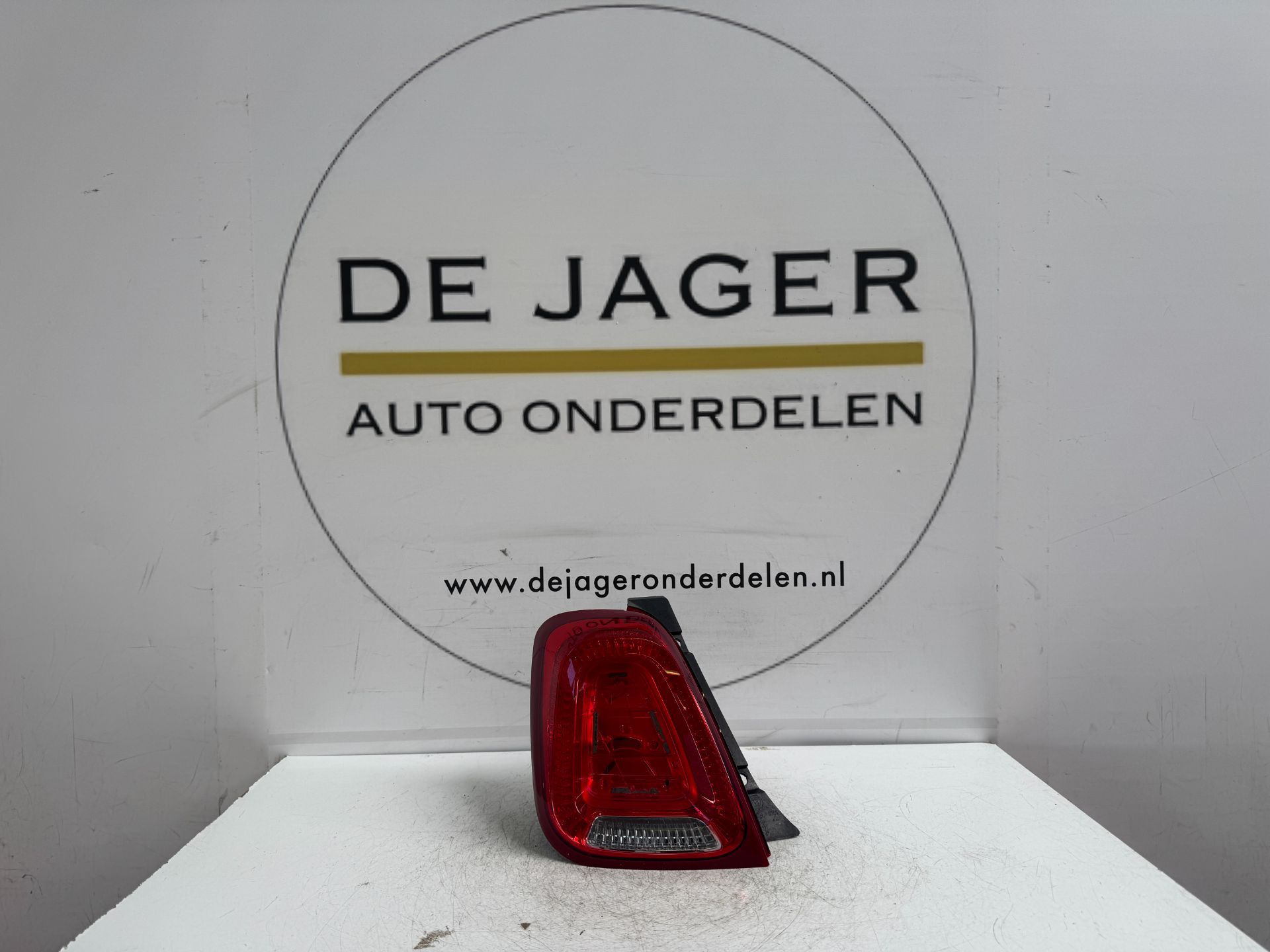 FIAT 500 ACHTERLICHT LINKS 52007424 81590101 2015-