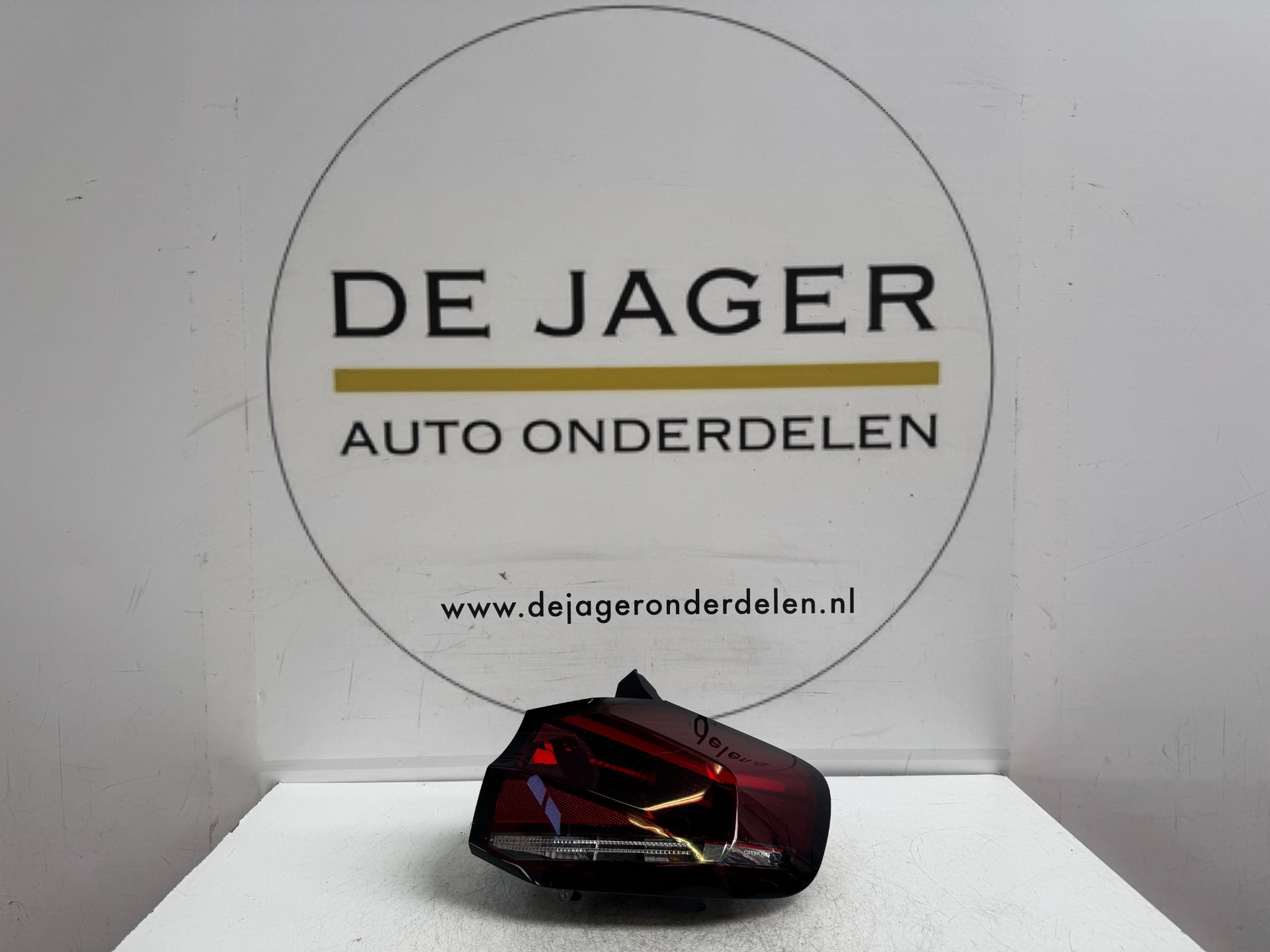 CITROEN C4 3 ACHTERLICHT RECHTS ACHTER 9831100080