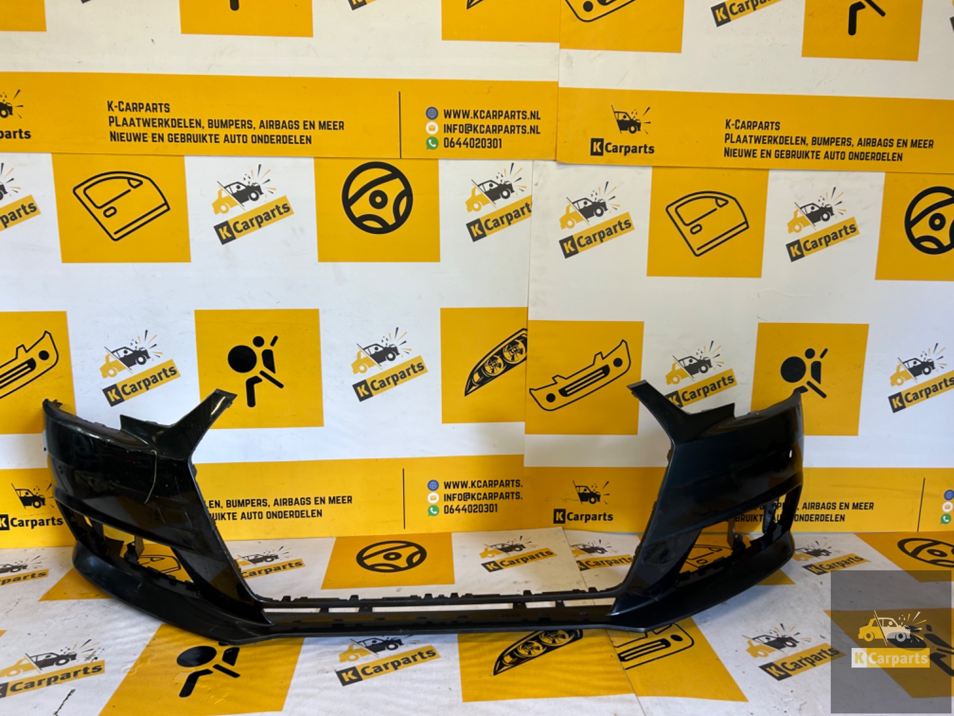 Voorbumper Audi a4 s-line PDC 8wo807437 bumper