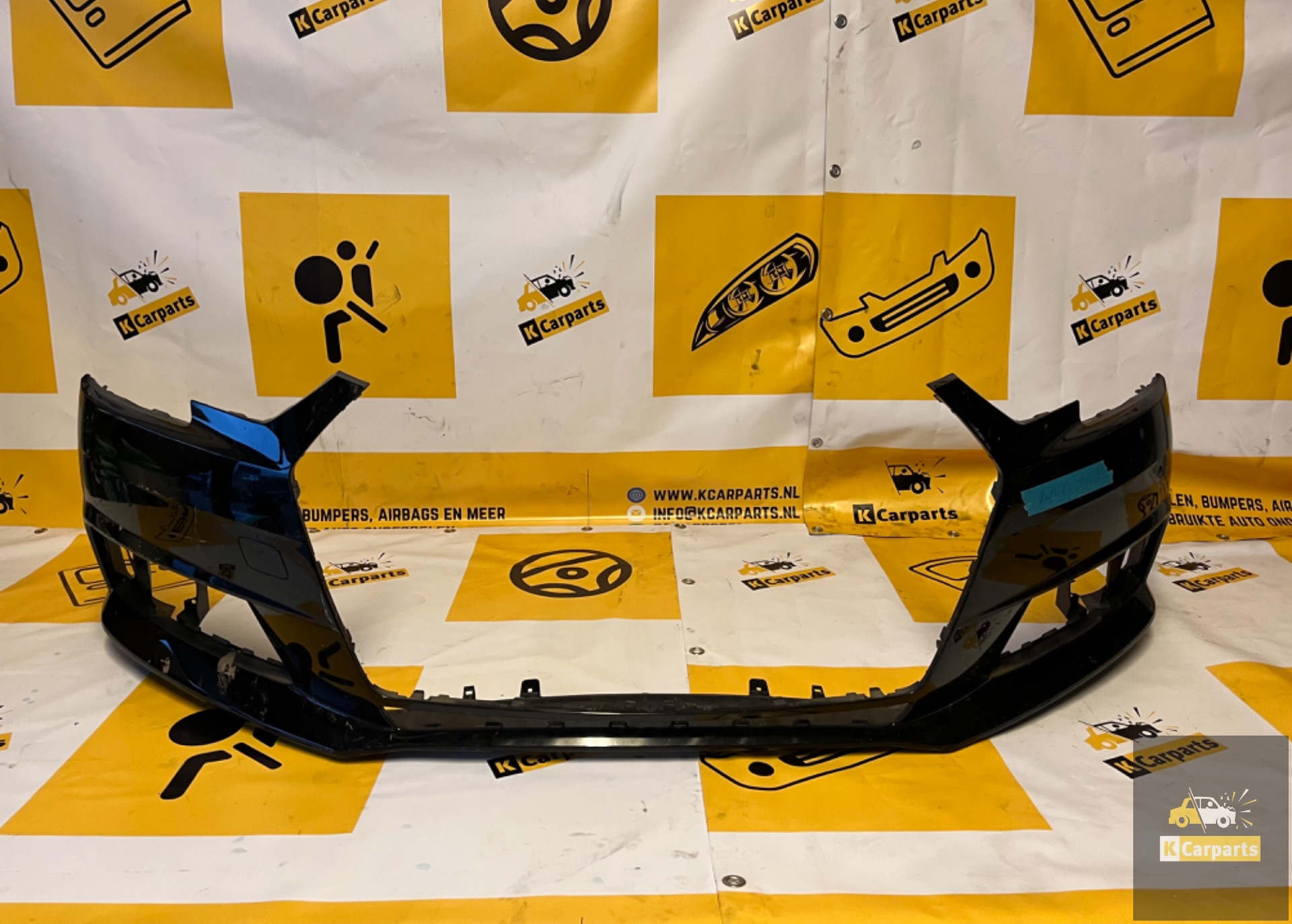 Voorbumper Audi a4 s-line PDC 8wo807437 bumper
