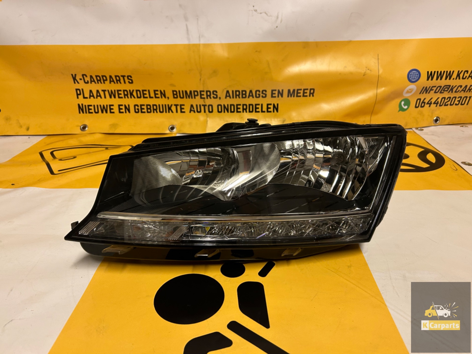 Koplamp Skoda Fabia 6V1941015D Halogeen origineel Links