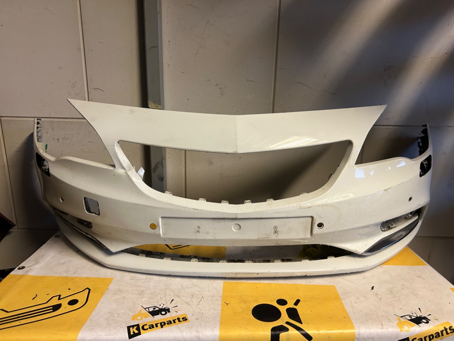 OPEL CASCADA VOORBUMPER BUMPER ORIGINEEL 13369002 KLS PDC
