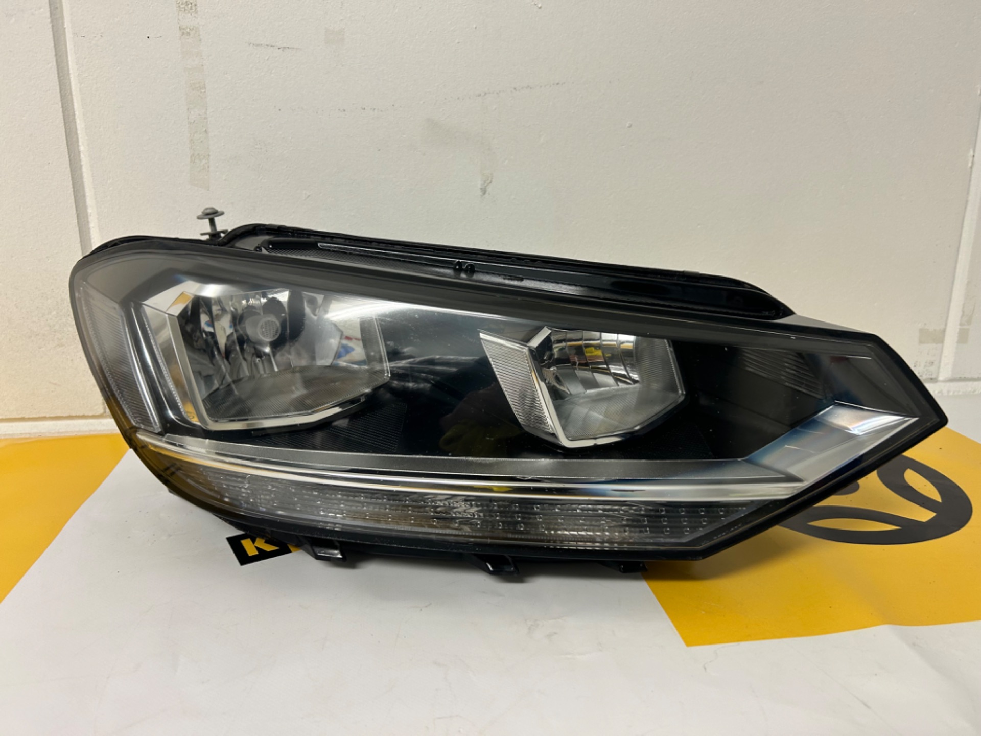Headlight Volkswagen Touran 5T Right LED 5TB941006A