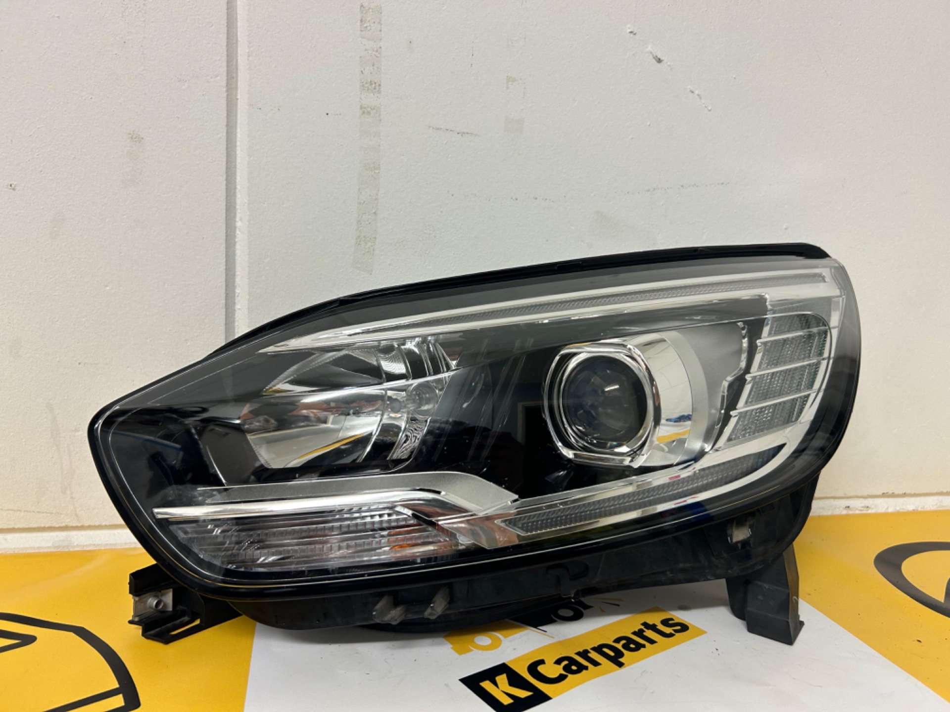 Renault Scenic 4 Links voor koplamp 260606727R koplamp