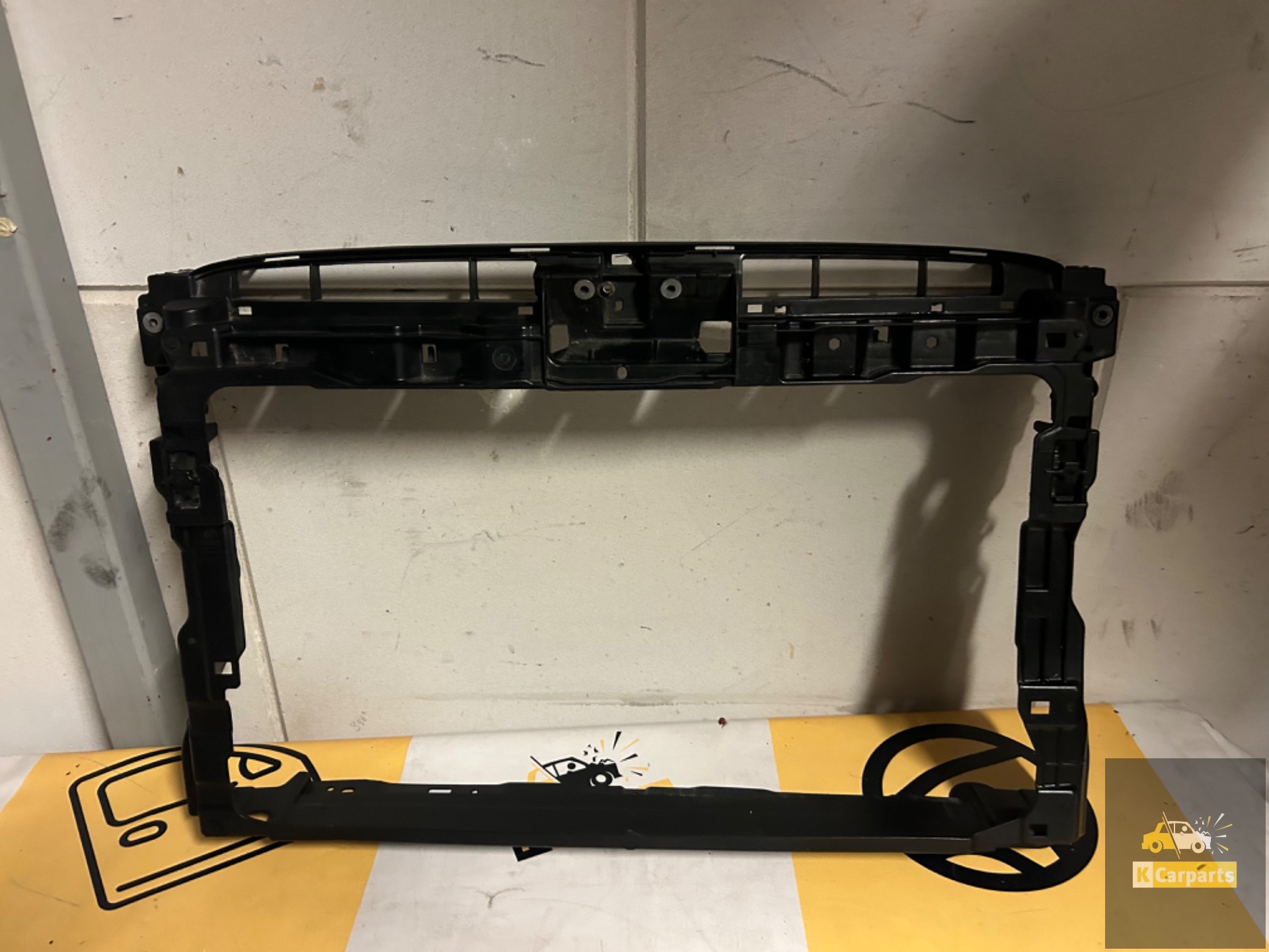 VW Passat B8 3G Front 3G0805588L 3G0805588AC